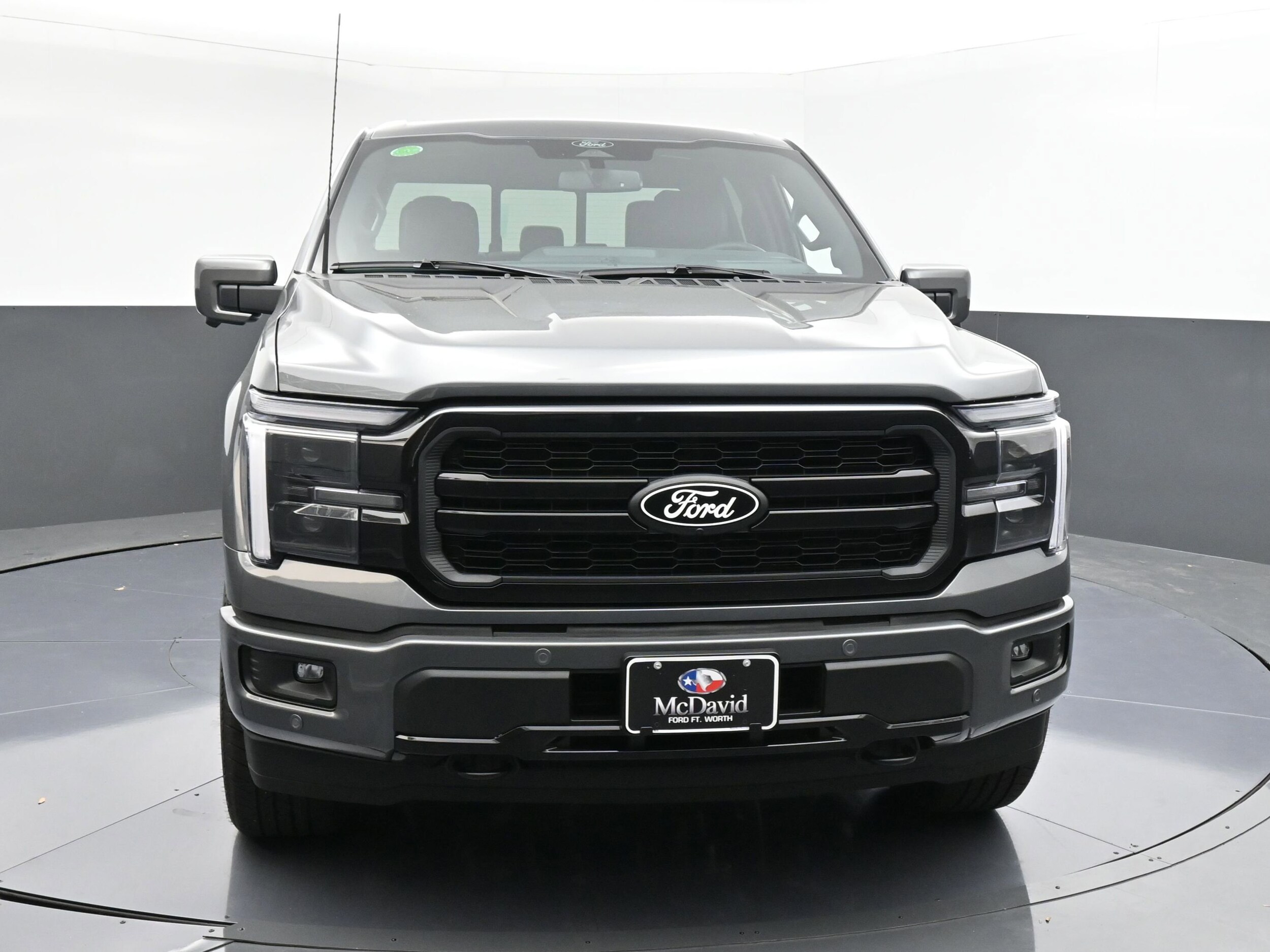 2025 Ford F-150 Lariat photo 2