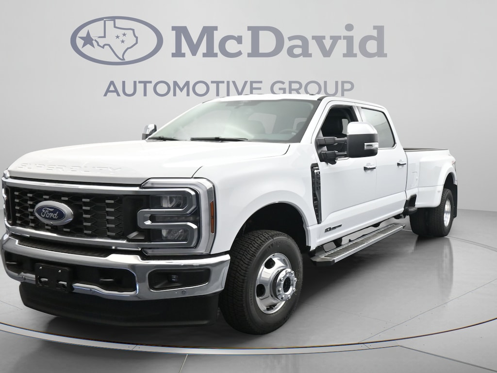 New 2026 Ford F-350 LARIAT Truck Crew Cab