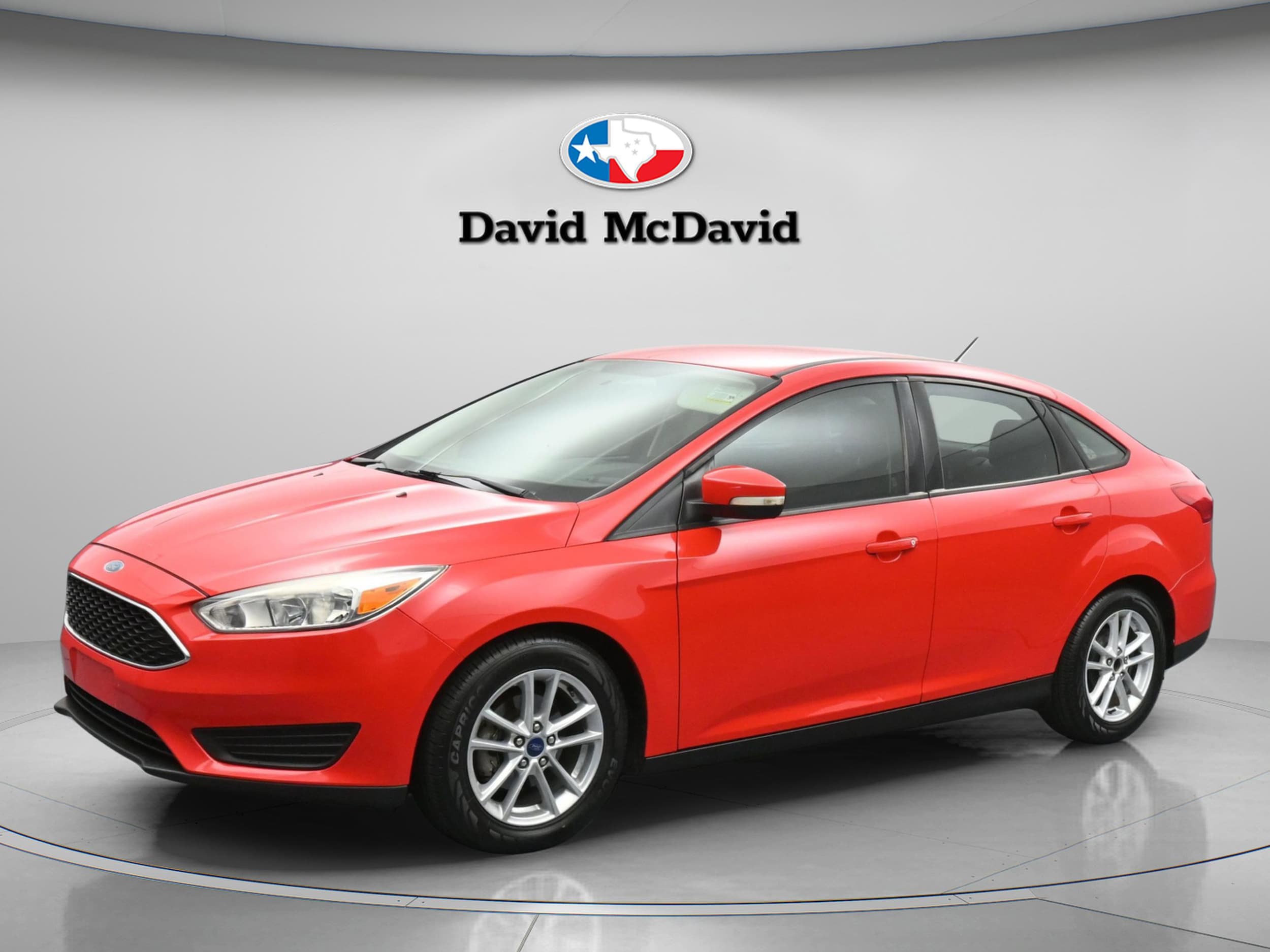 2016 Ford Focus Sedan SE's photo