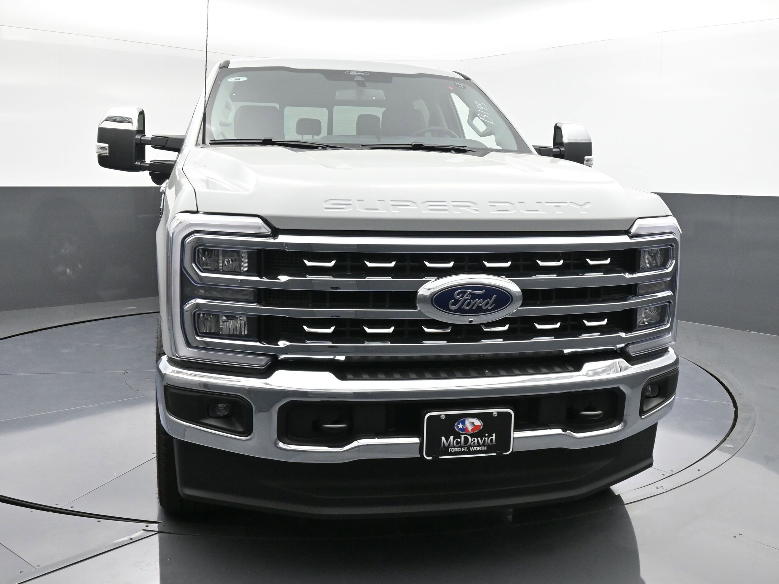 2026 Ford F-350 Lariat photo 2