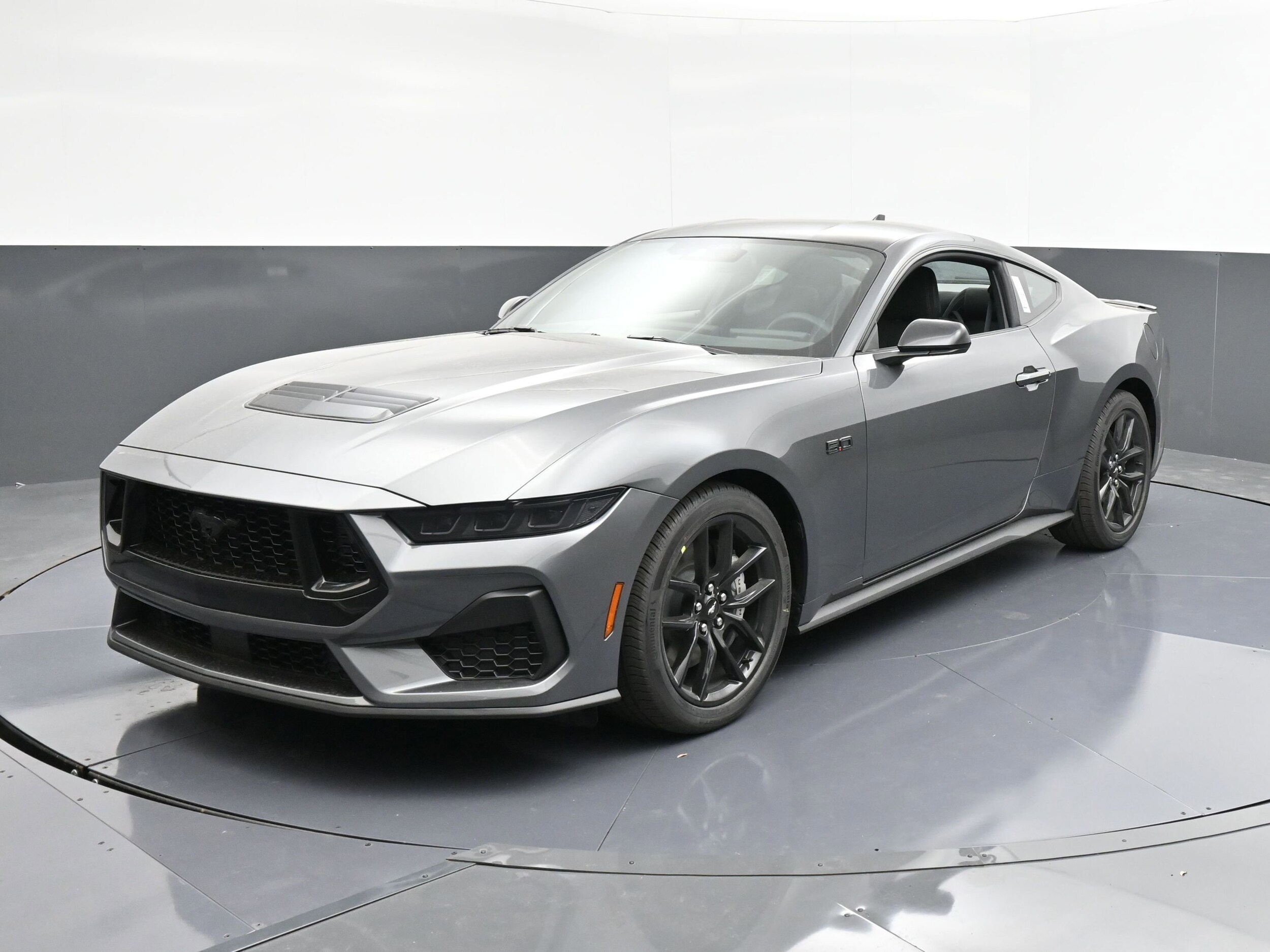 2025 Ford Mustang GT photo 3