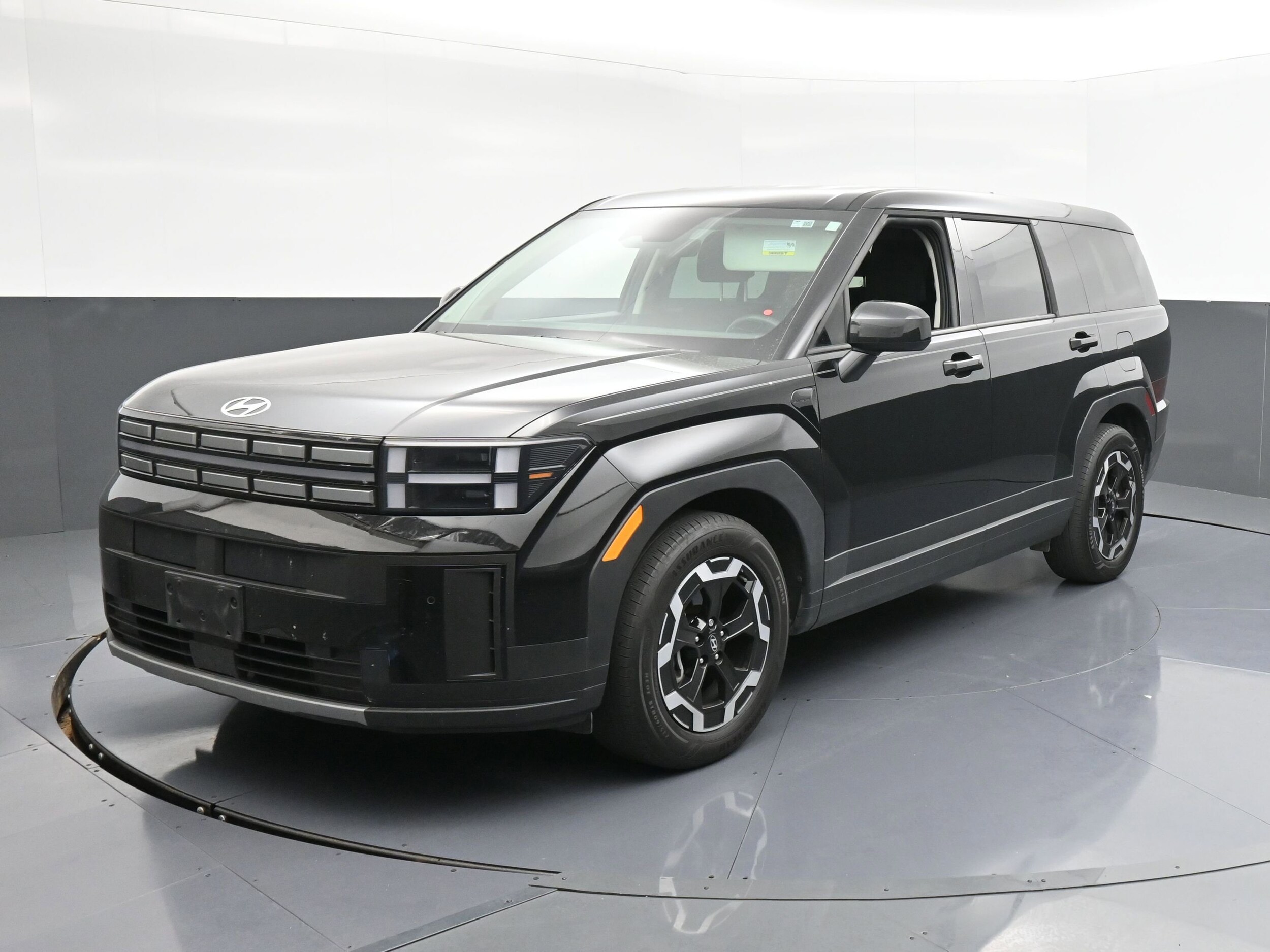 2025 Hyundai Santa Fe SE photo 3