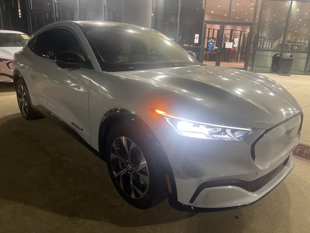 2023 Ford Mustang Mach-E Premium photo 3