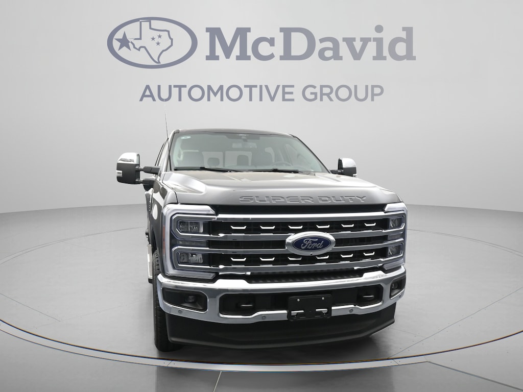 New 2026 Ford F-350 LARIAT Truck Crew Cab
