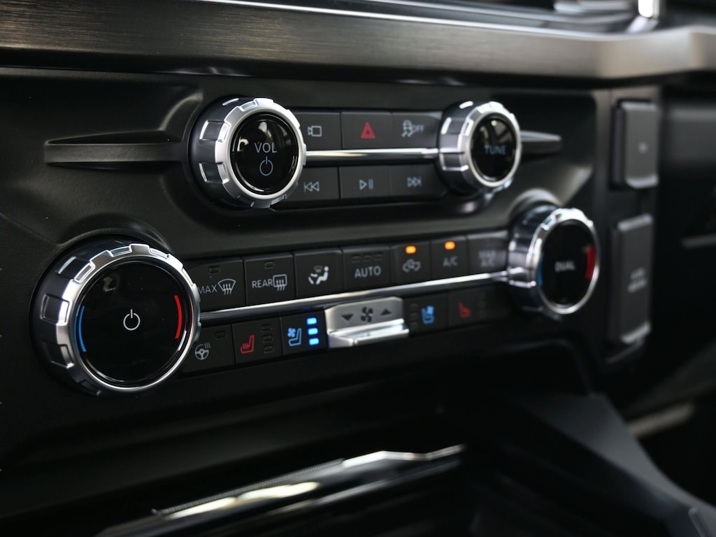 New 2026 Ford F-350 LARIAT Truck Crew Cab