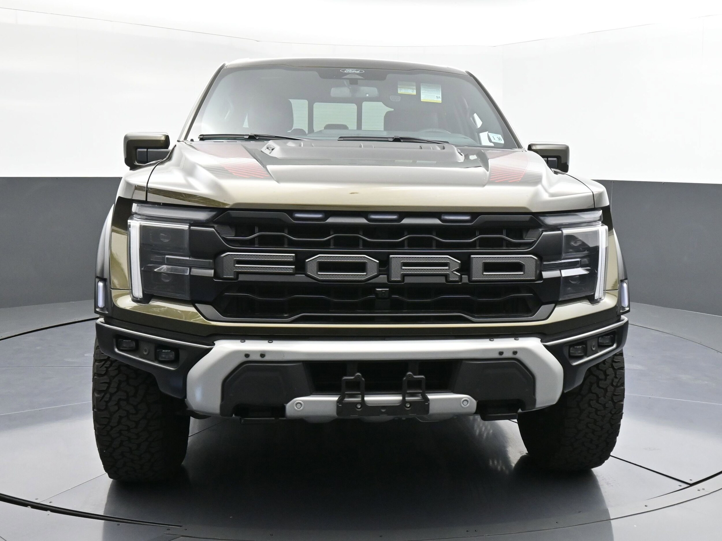2025 Ford F-150 Raptor photo 2