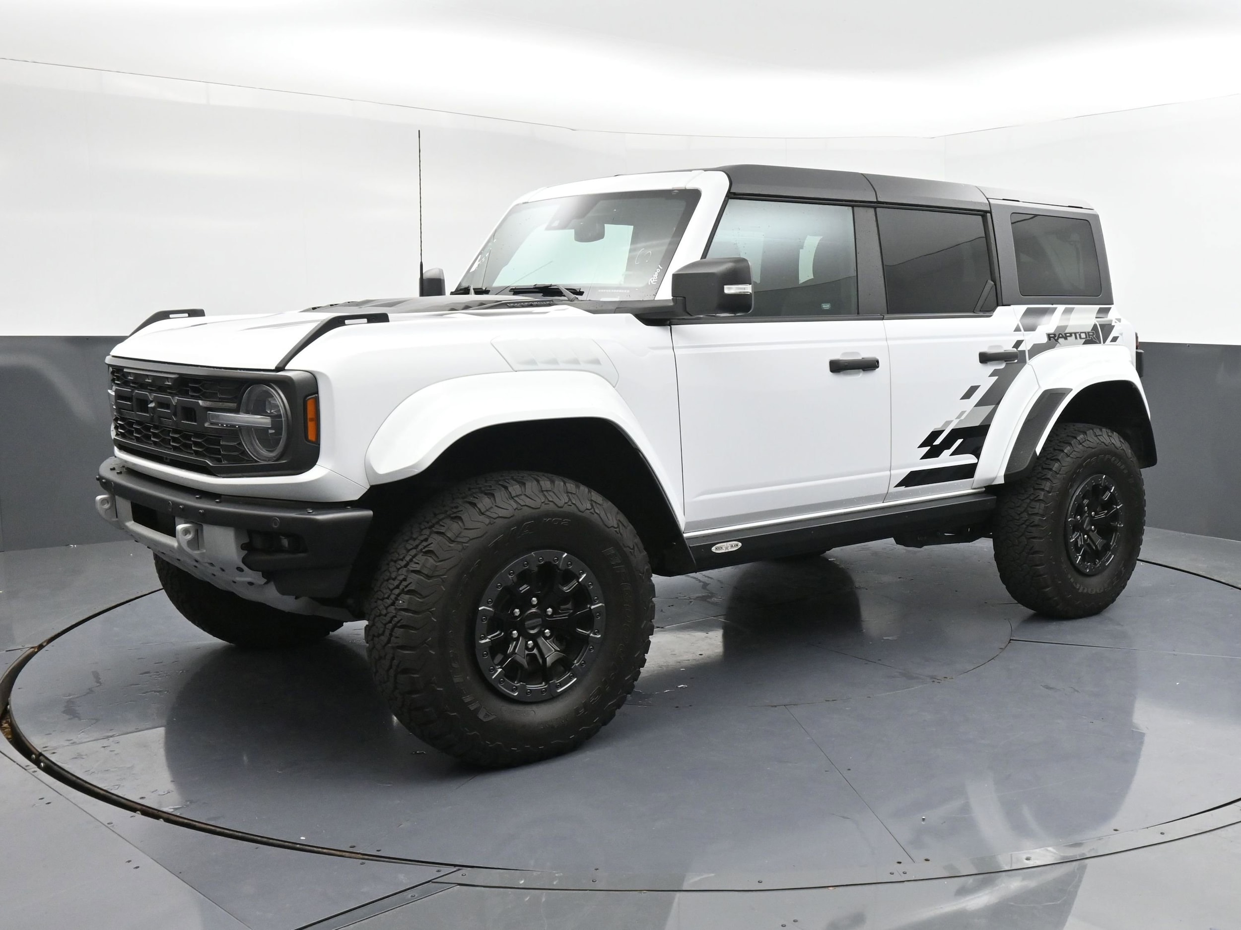 2024 Ford Bronco Raptor 4x4's photo