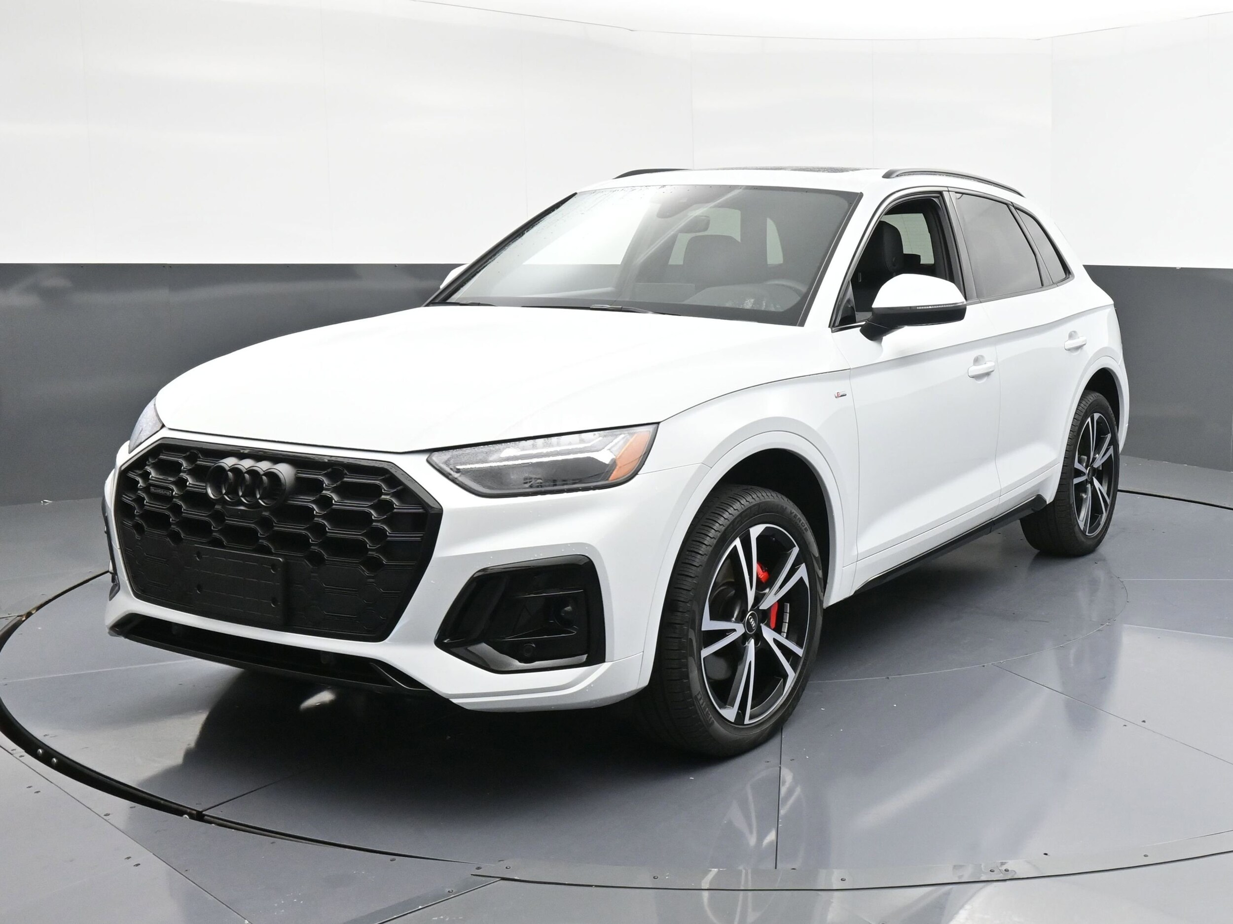 2025 Audi Q5 45 S line Premium Plus photo 3