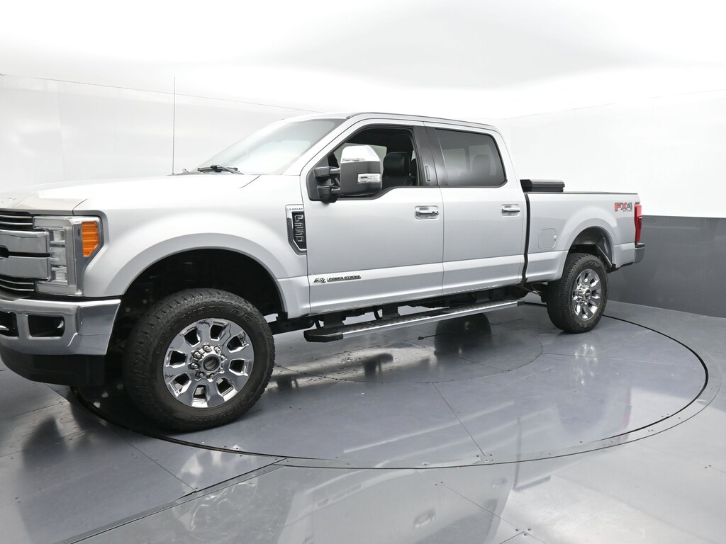 Used 2018 Ford F-250 LARIAT Truck Crew Cab