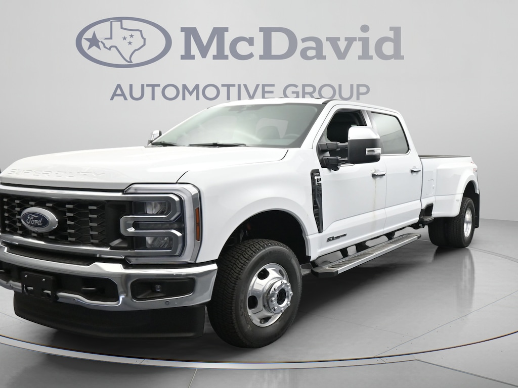 New 2026 Ford F-350 LARIAT Truck Crew Cab