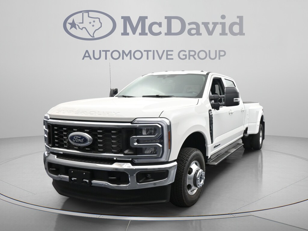 New 2026 Ford F-350 LARIAT Truck Crew Cab