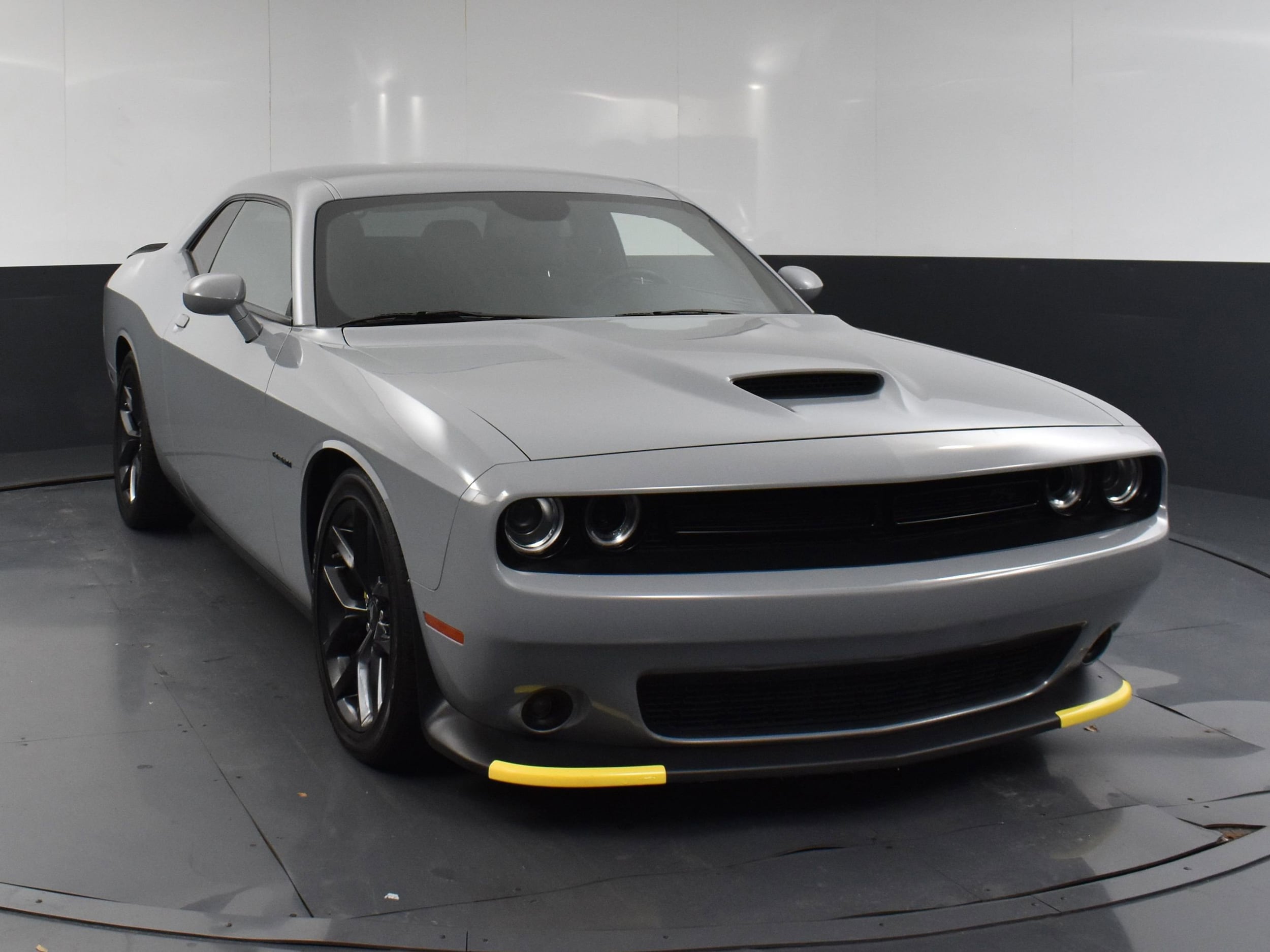 Used 2022 Dodge Challenger R/T with VIN 2C3CDZBTXNH218547 for sale in Fort Worth, TX