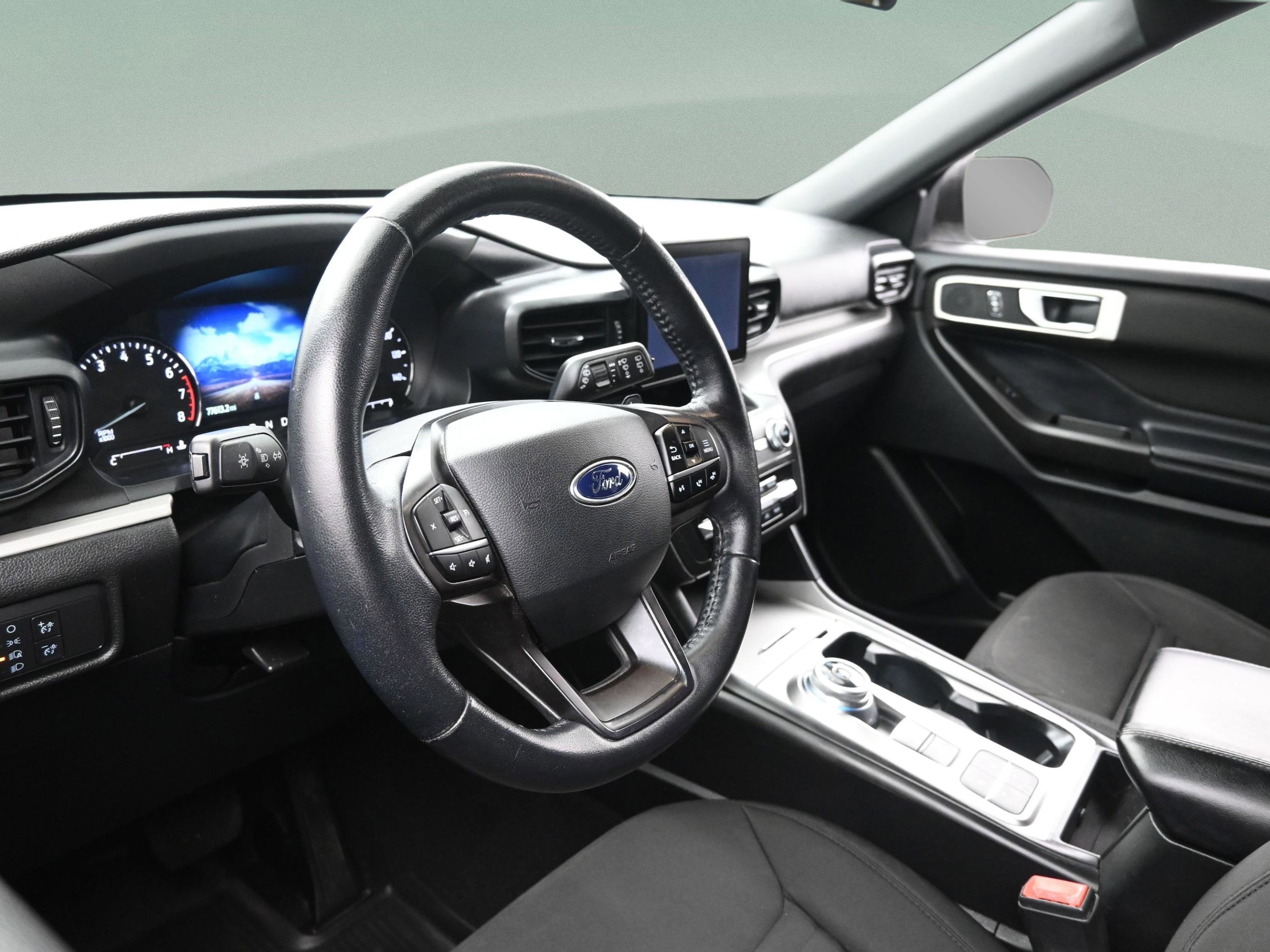 2020 Ford Explorer XLT - Photo 16