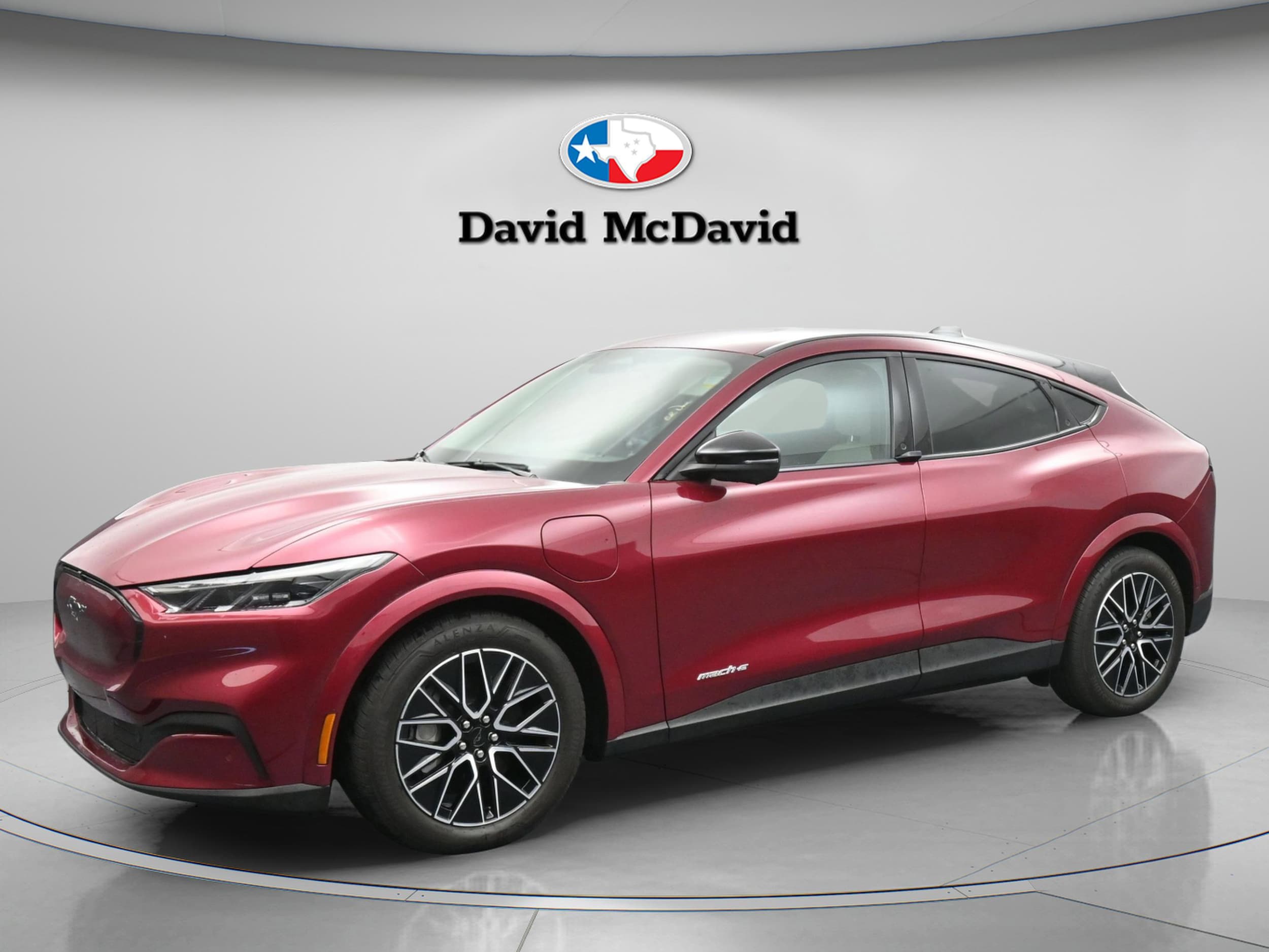 2025 Ford Mustang-Mach-e Premium's photo