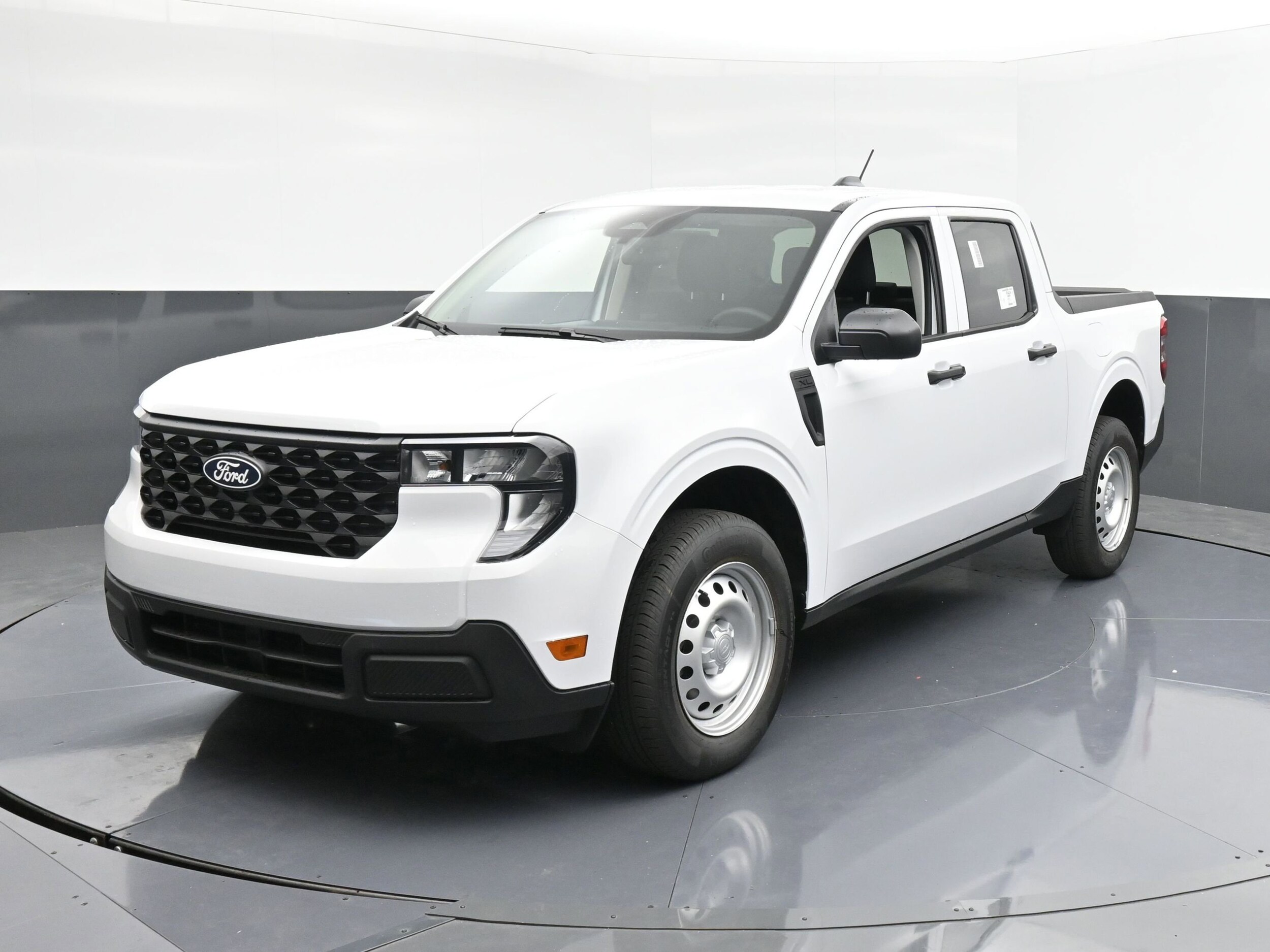 2025 Ford Maverick XL photo 3