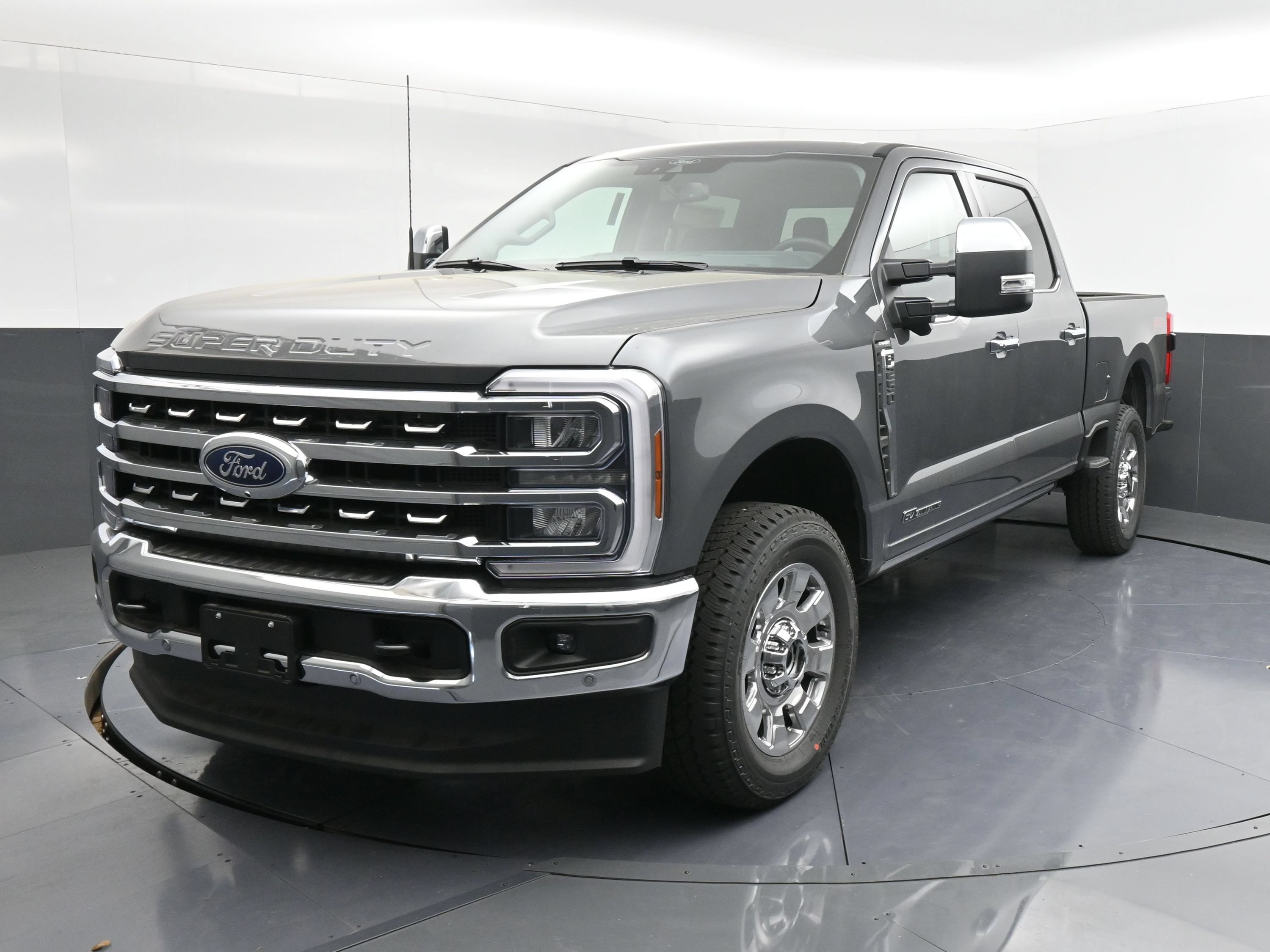 New 2026 Ford F-250 LARIAT Truck Crew Cab