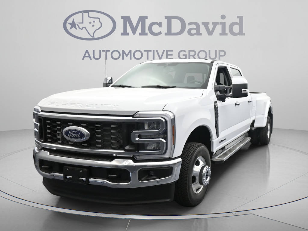 New 2026 Ford F-350 LARIAT Truck Crew Cab