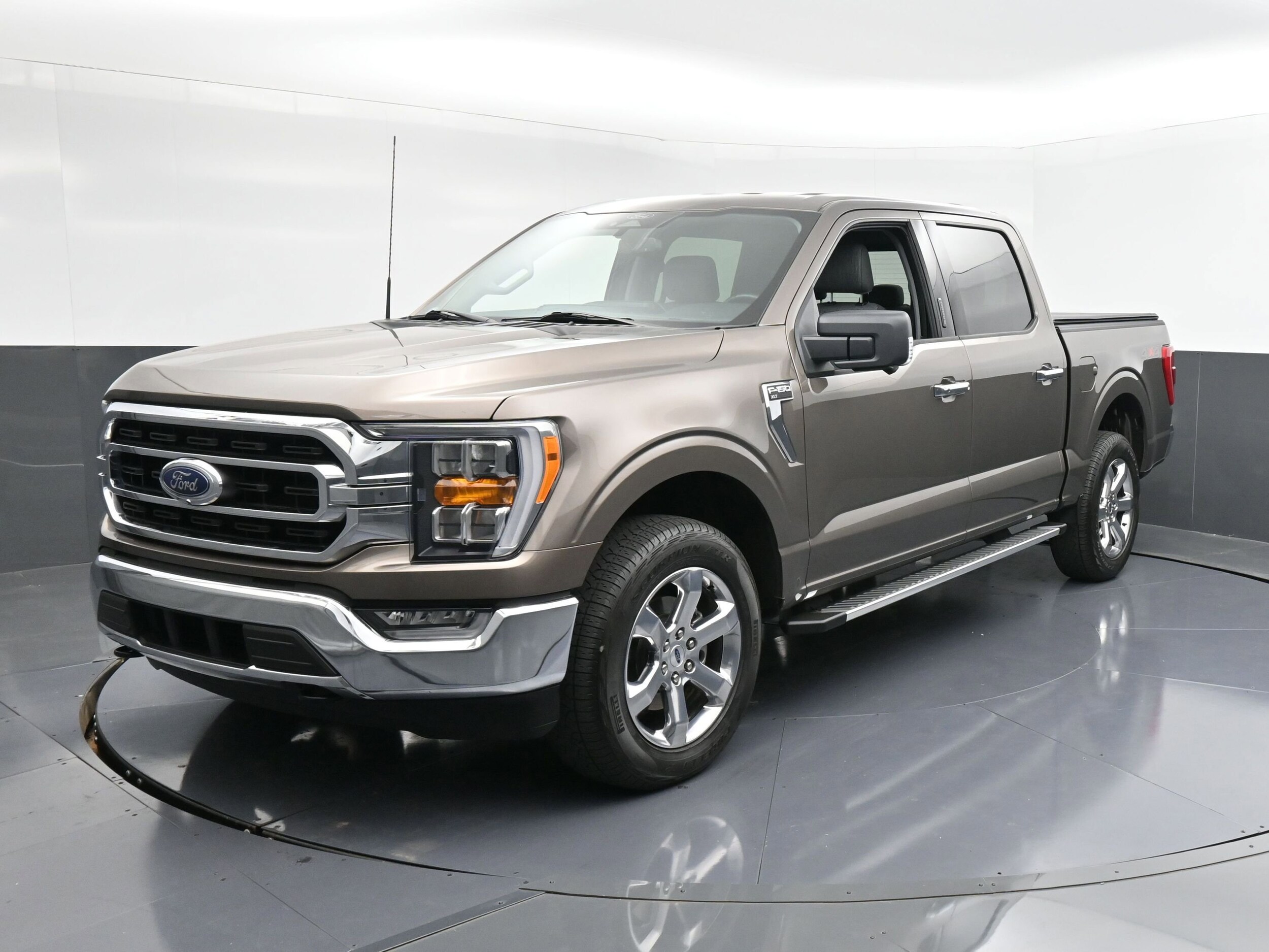 2022 Ford F-150 XLT photo 3