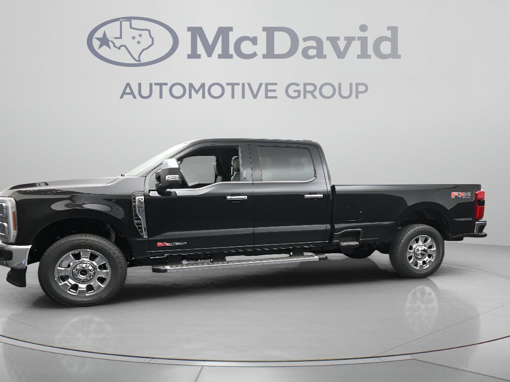 New 2026 Ford F-350 LARIAT Truck Crew Cab