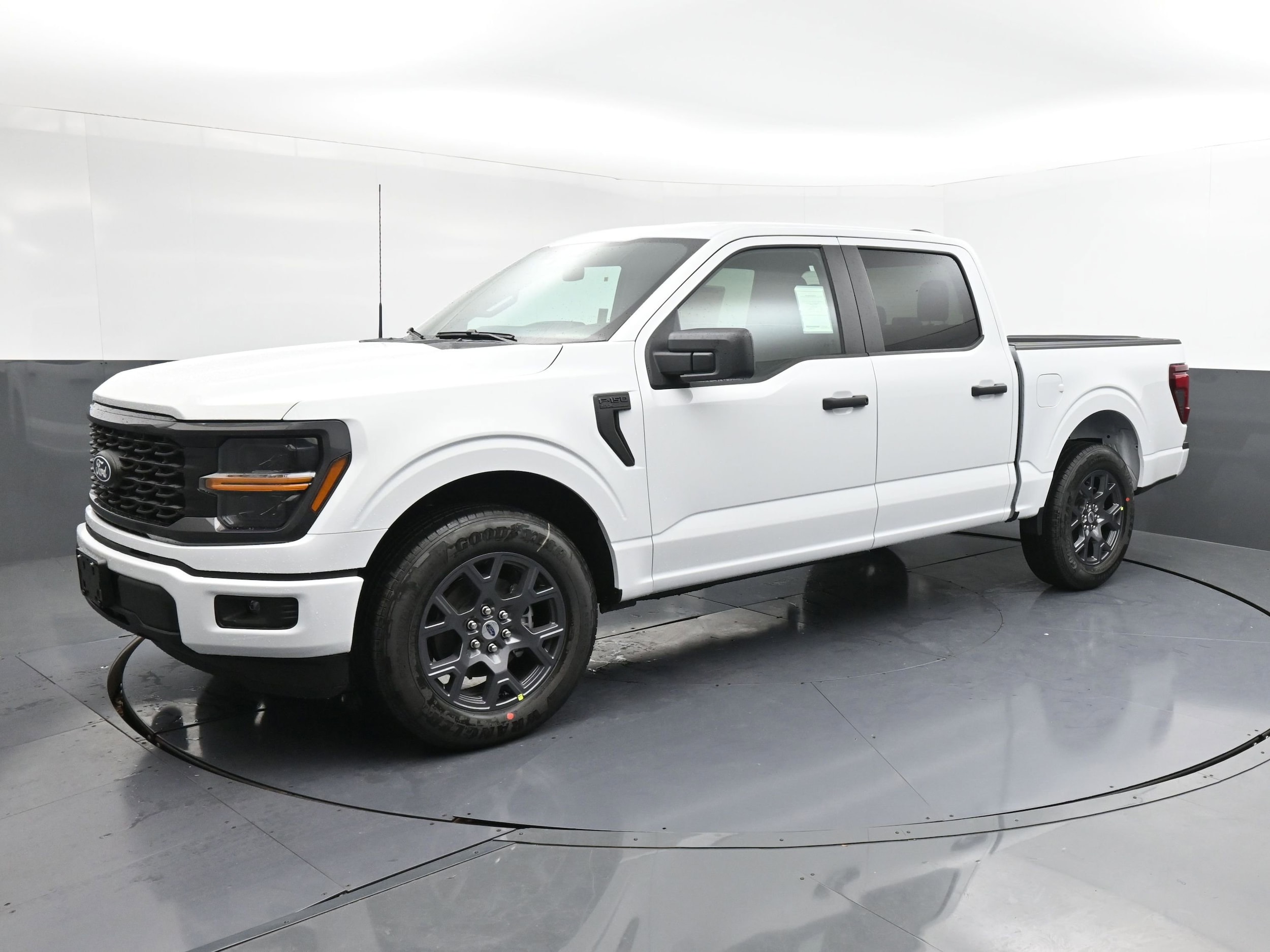 2026 Ford F-150 STX SuperCrew 5-1/2 Box's photo