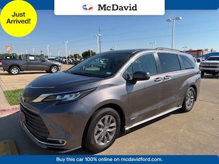 2021 Toyota Sienna XLE Van