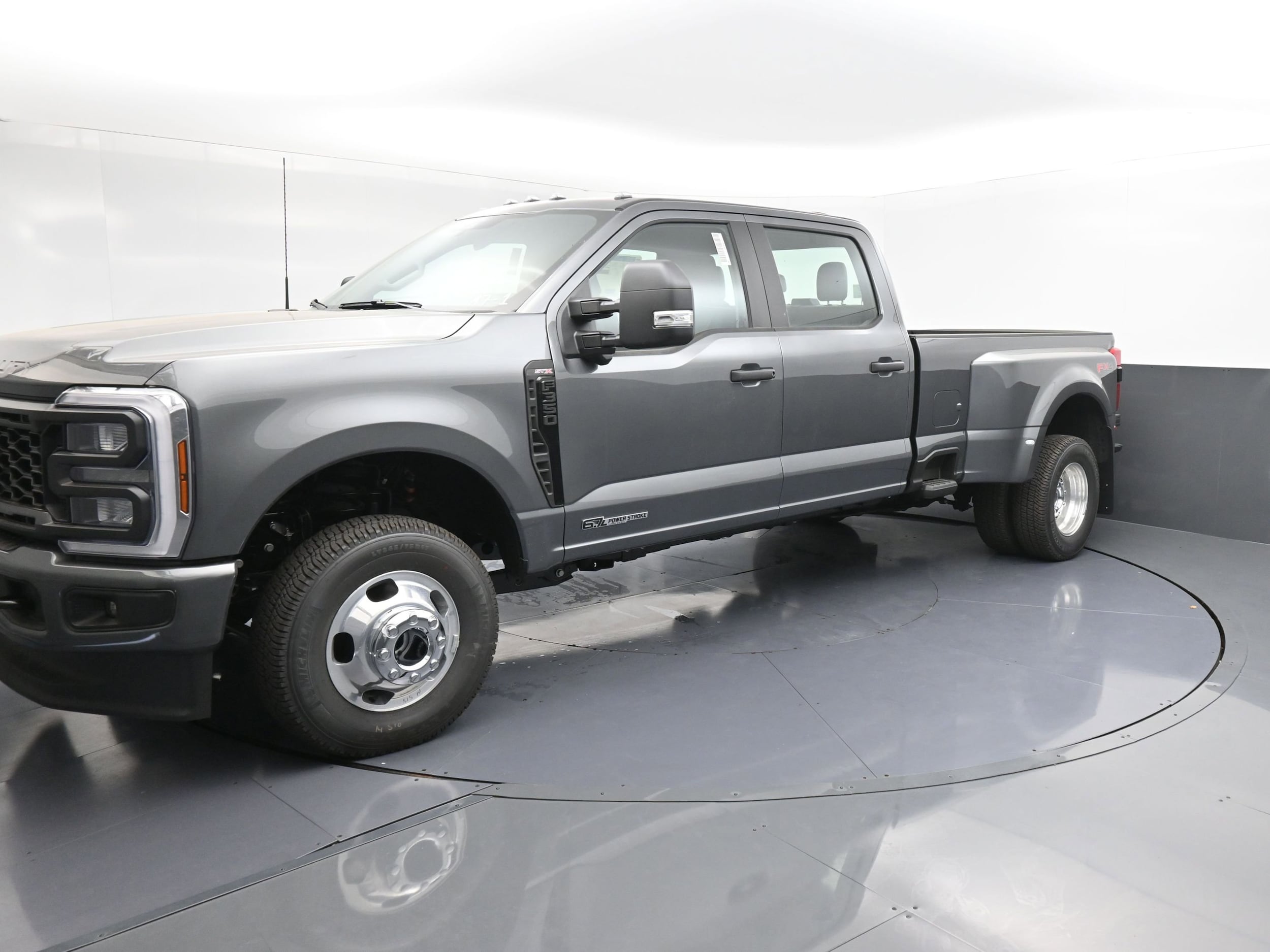 2026 Ford F-350 XL 4x4 Crew Cab 8' Box DRW's photo