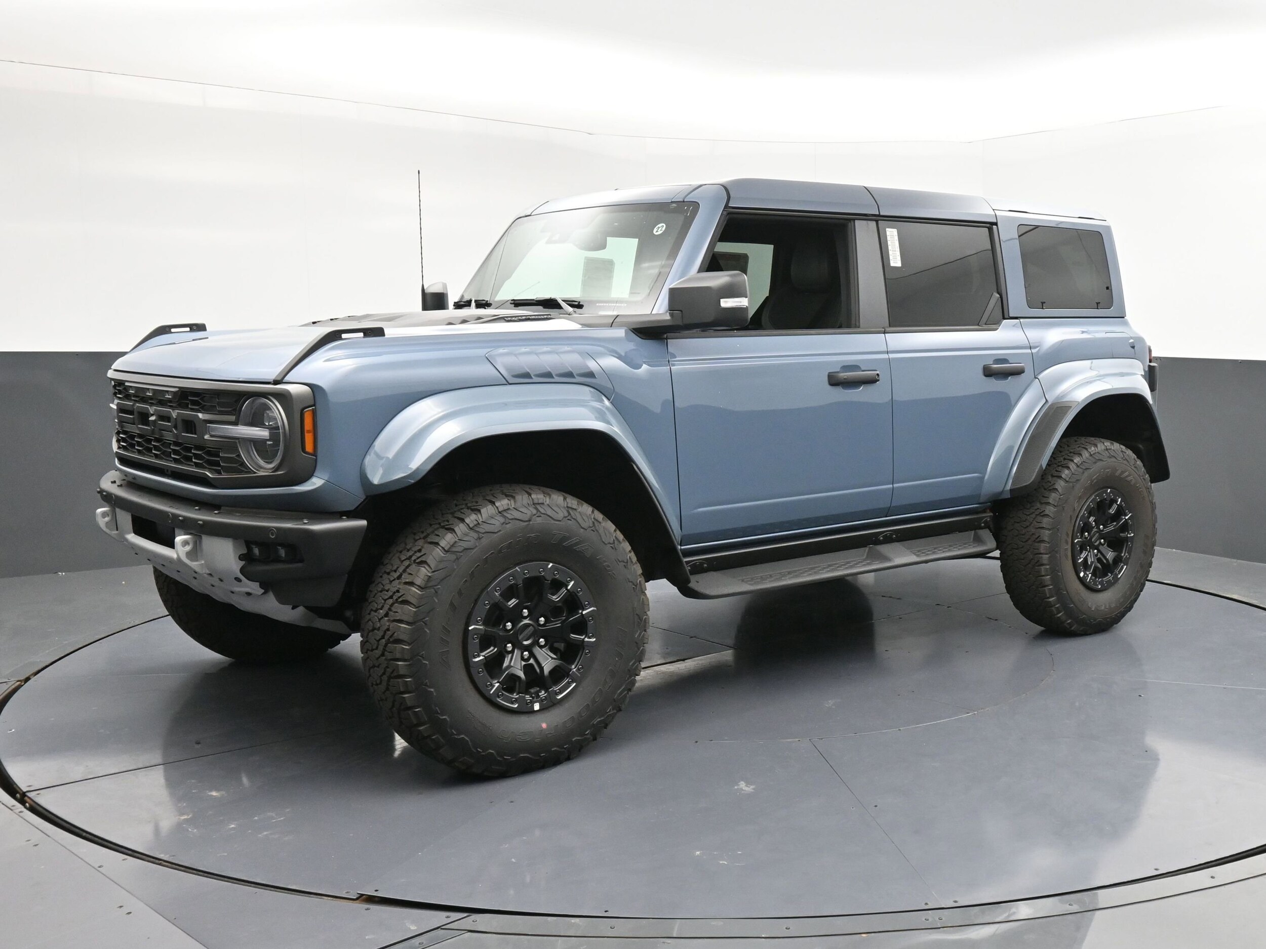 2025 Ford Bronco Raptor 4x4's photo