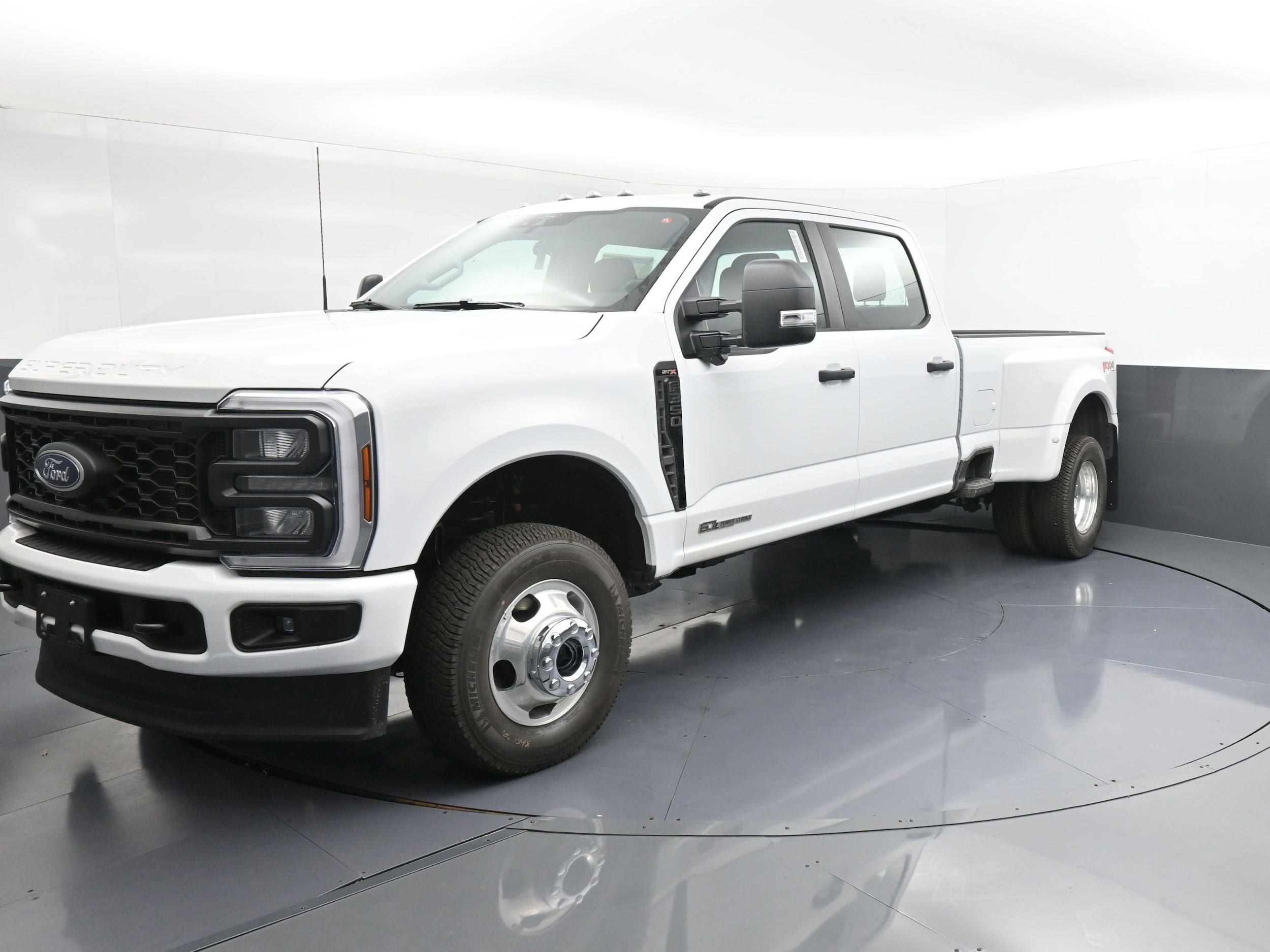 2026 Ford F-350 XL 4x4 Crew Cab 8' Box DRW's photo