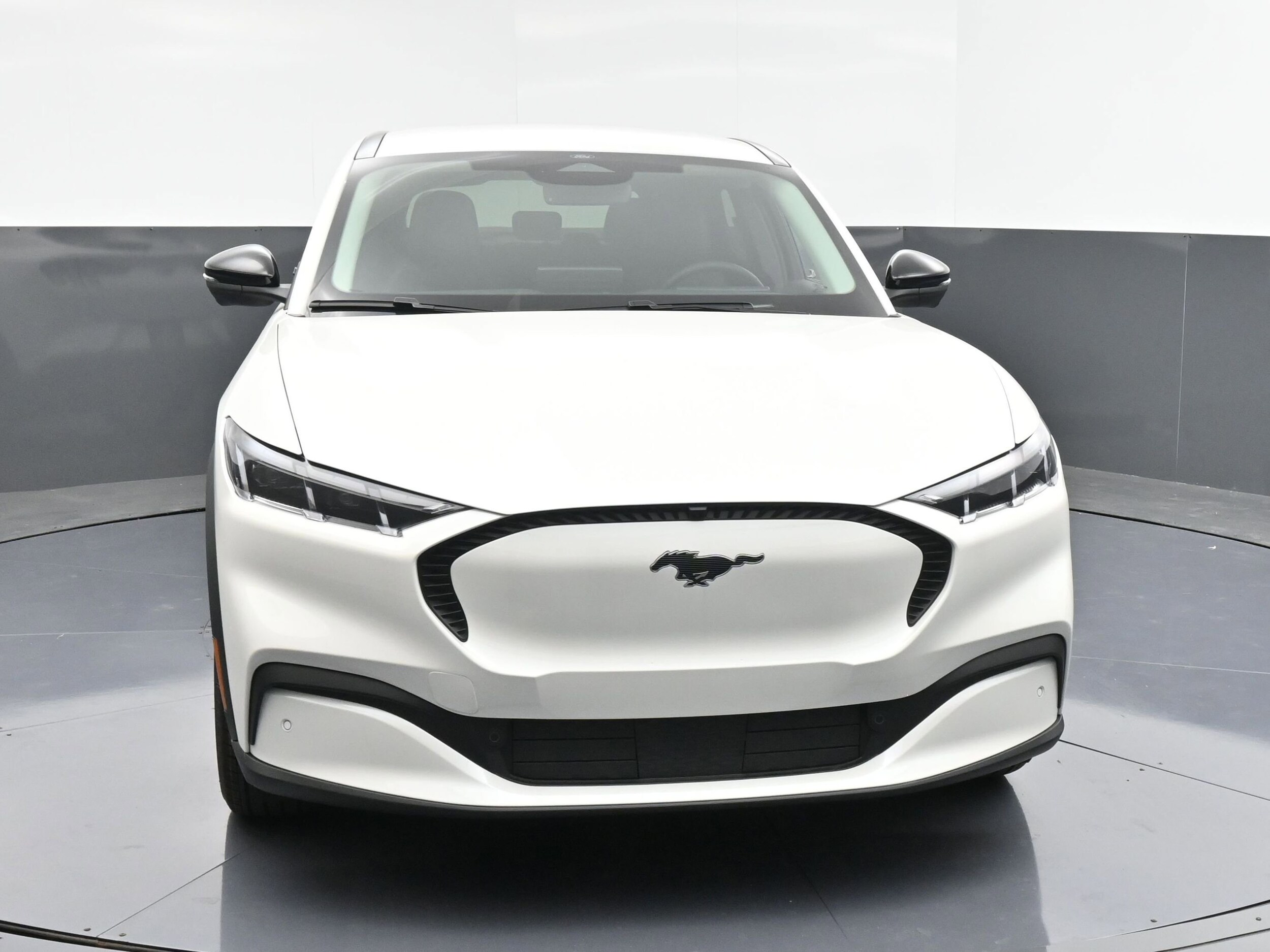 2025 Ford Mustang Mach-E Select photo 2