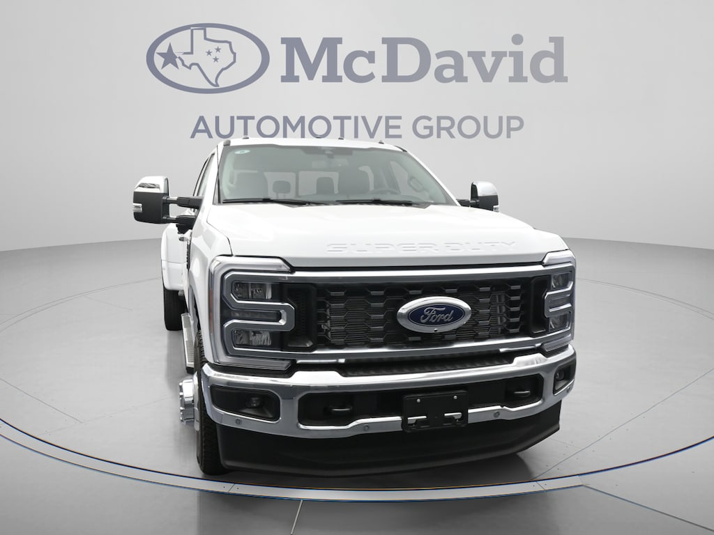 New 2026 Ford F-350 LARIAT Truck Crew Cab