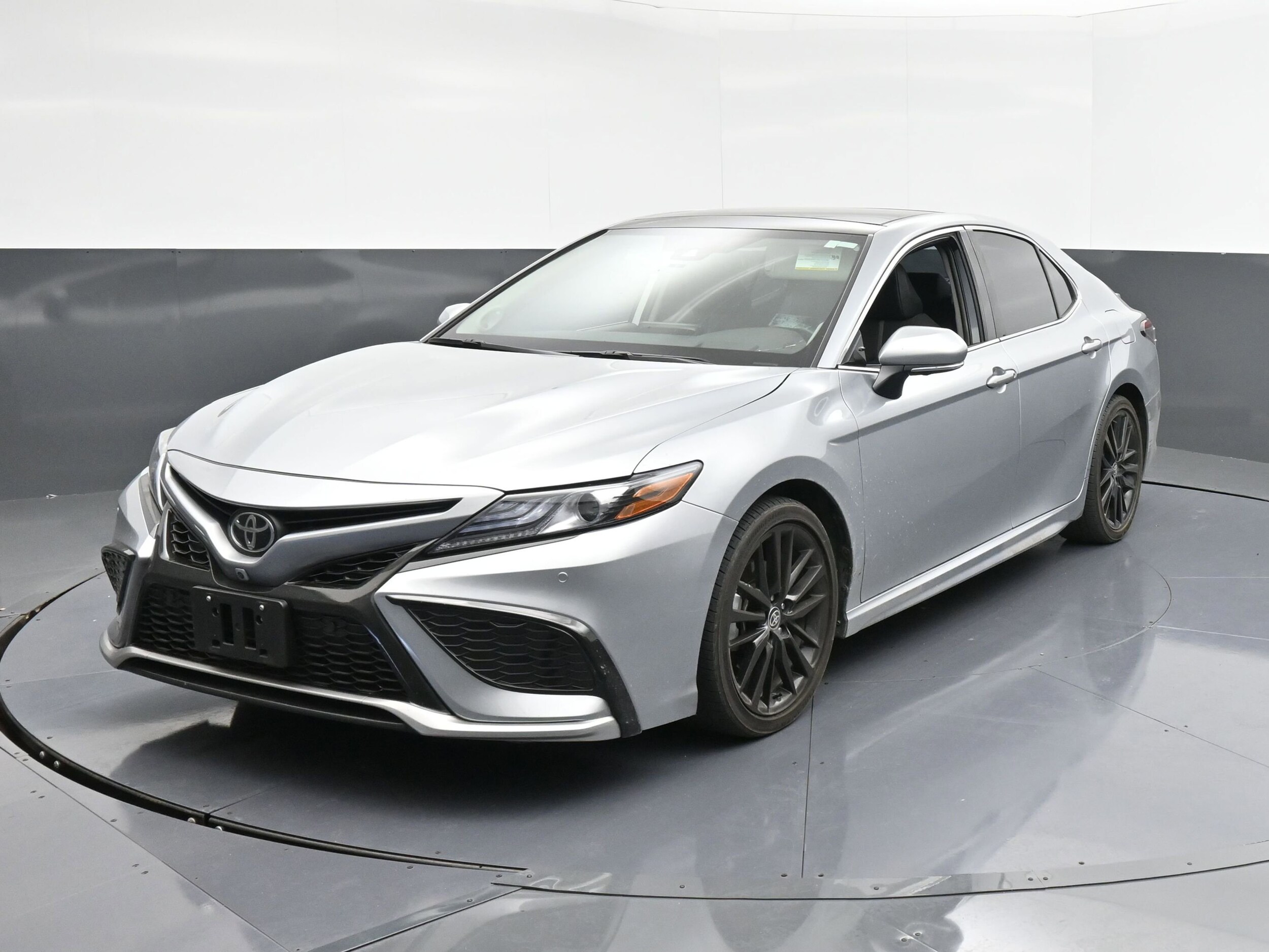 2024 Toyota Camry XSE V6 photo 3