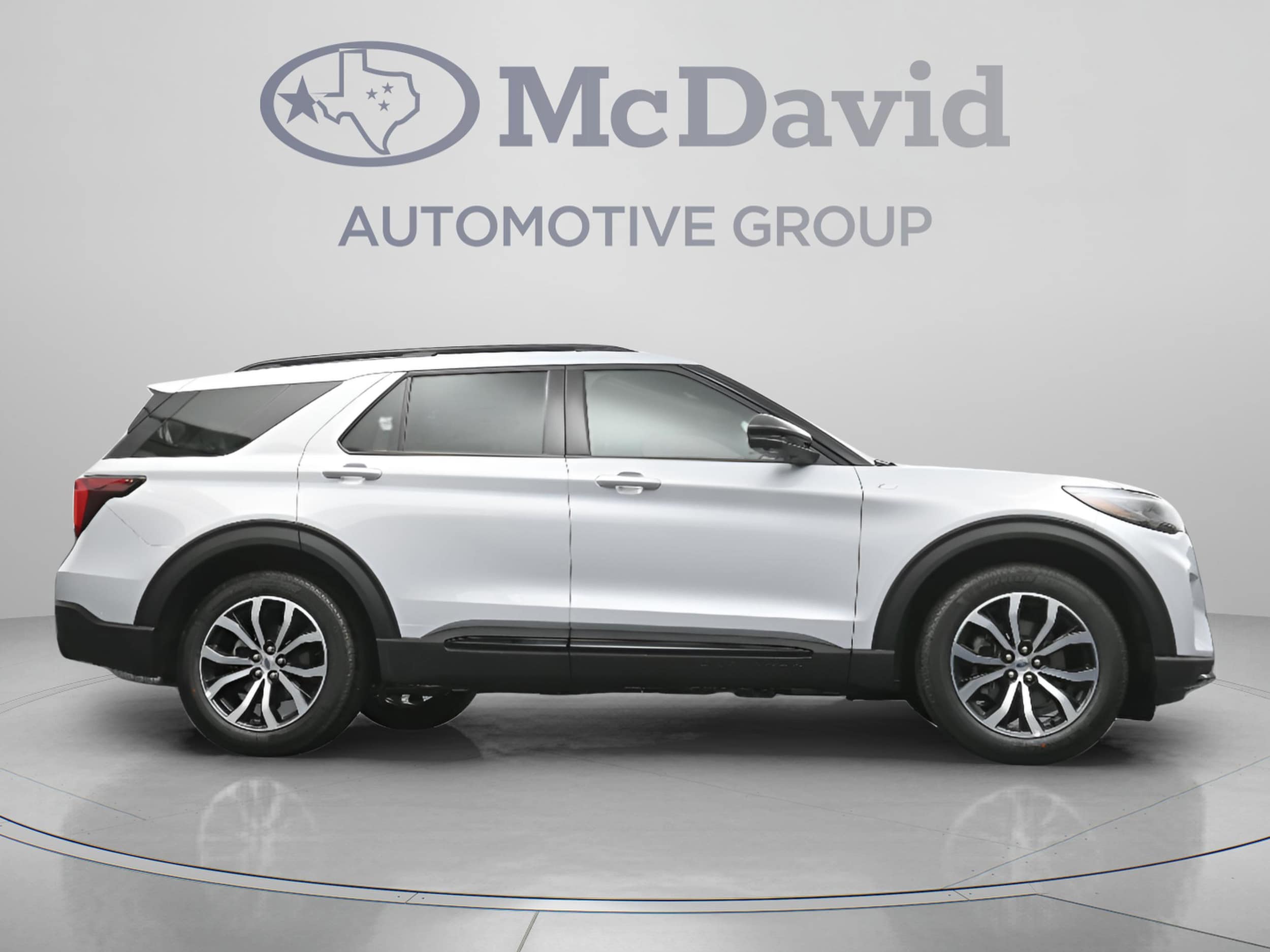 2026 Ford Explorer ST-Line - Photo 17