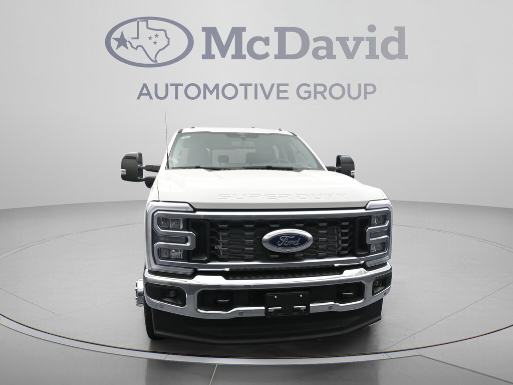 New 2026 Ford F-350 LARIAT Truck Crew Cab