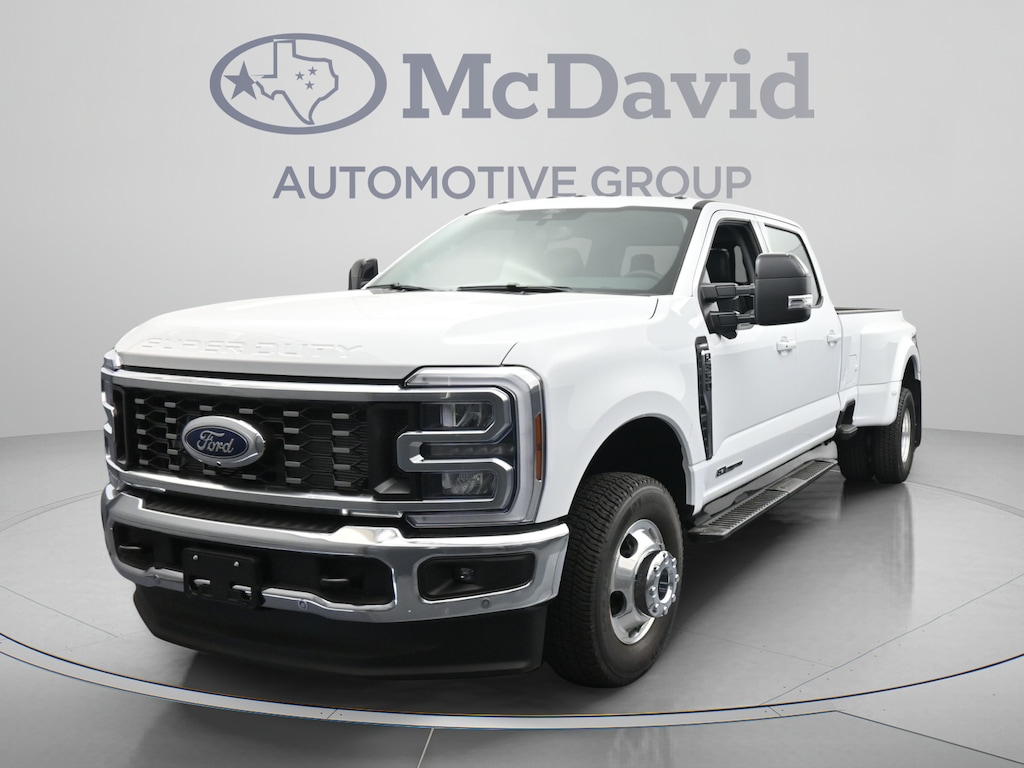 New 2026 Ford F-350 LARIAT Truck Crew Cab