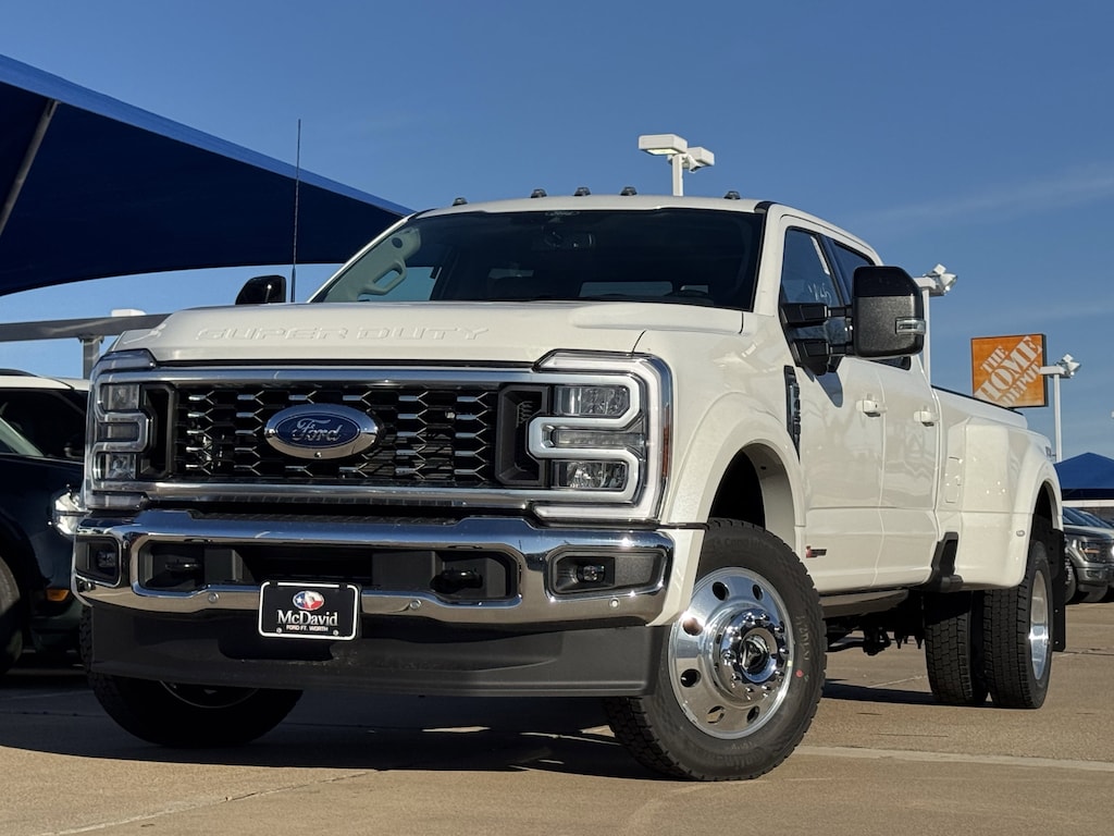 New 2026 Ford F-450 LARIAT Truck Crew Cab