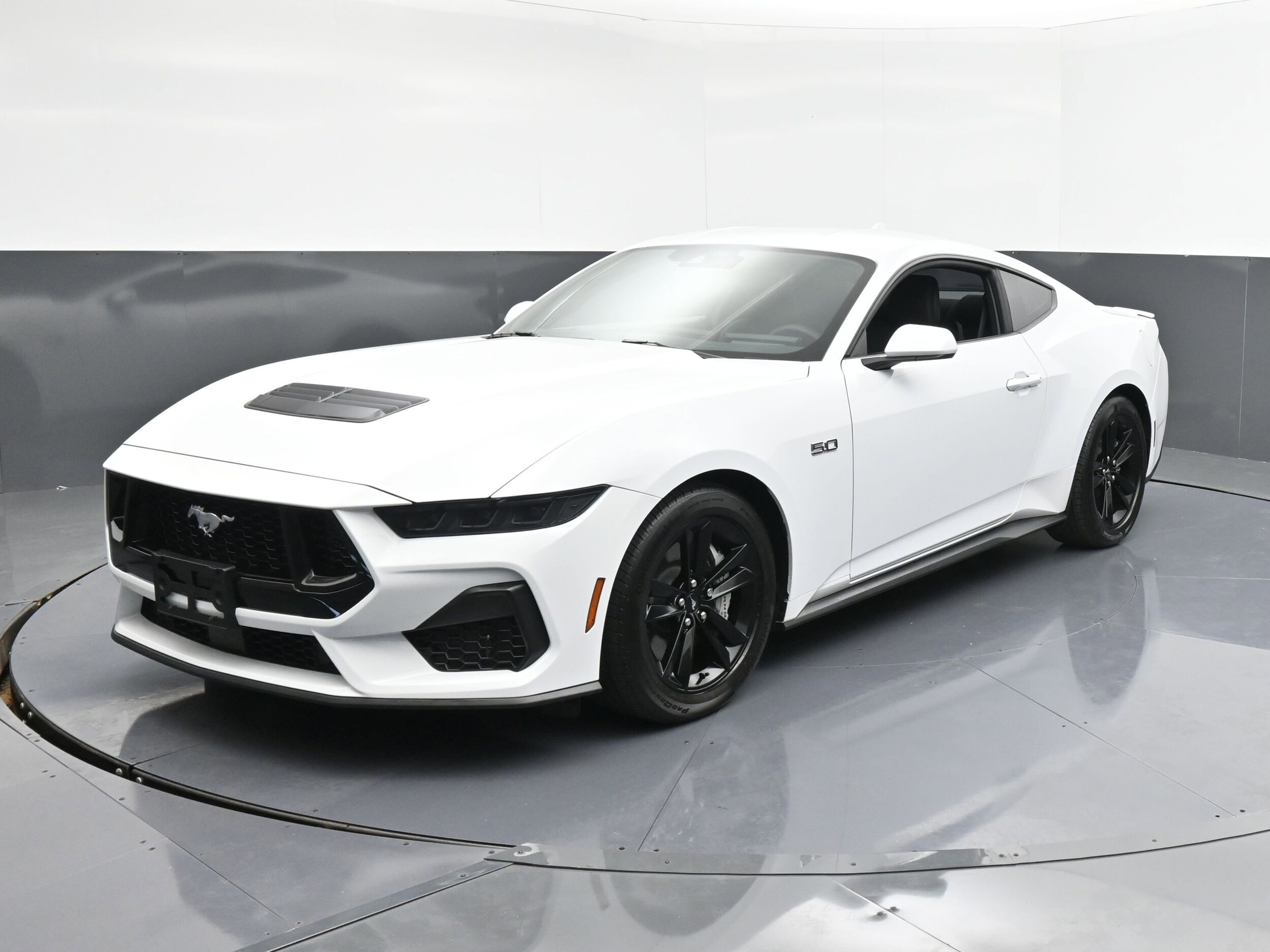 2025 Ford Mustang GT photo 3