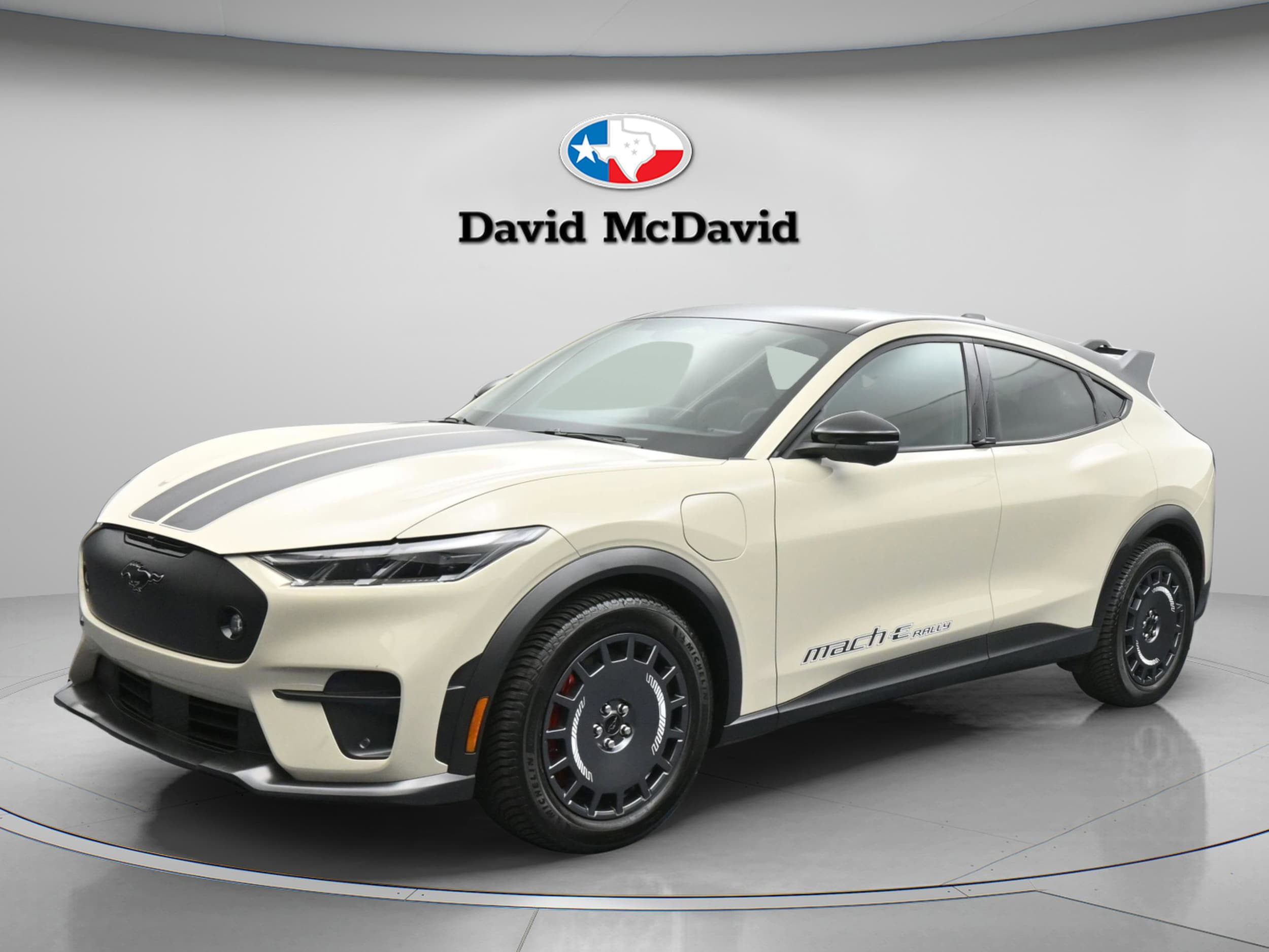 2025 Ford Mustang-Mach-e GT's photo