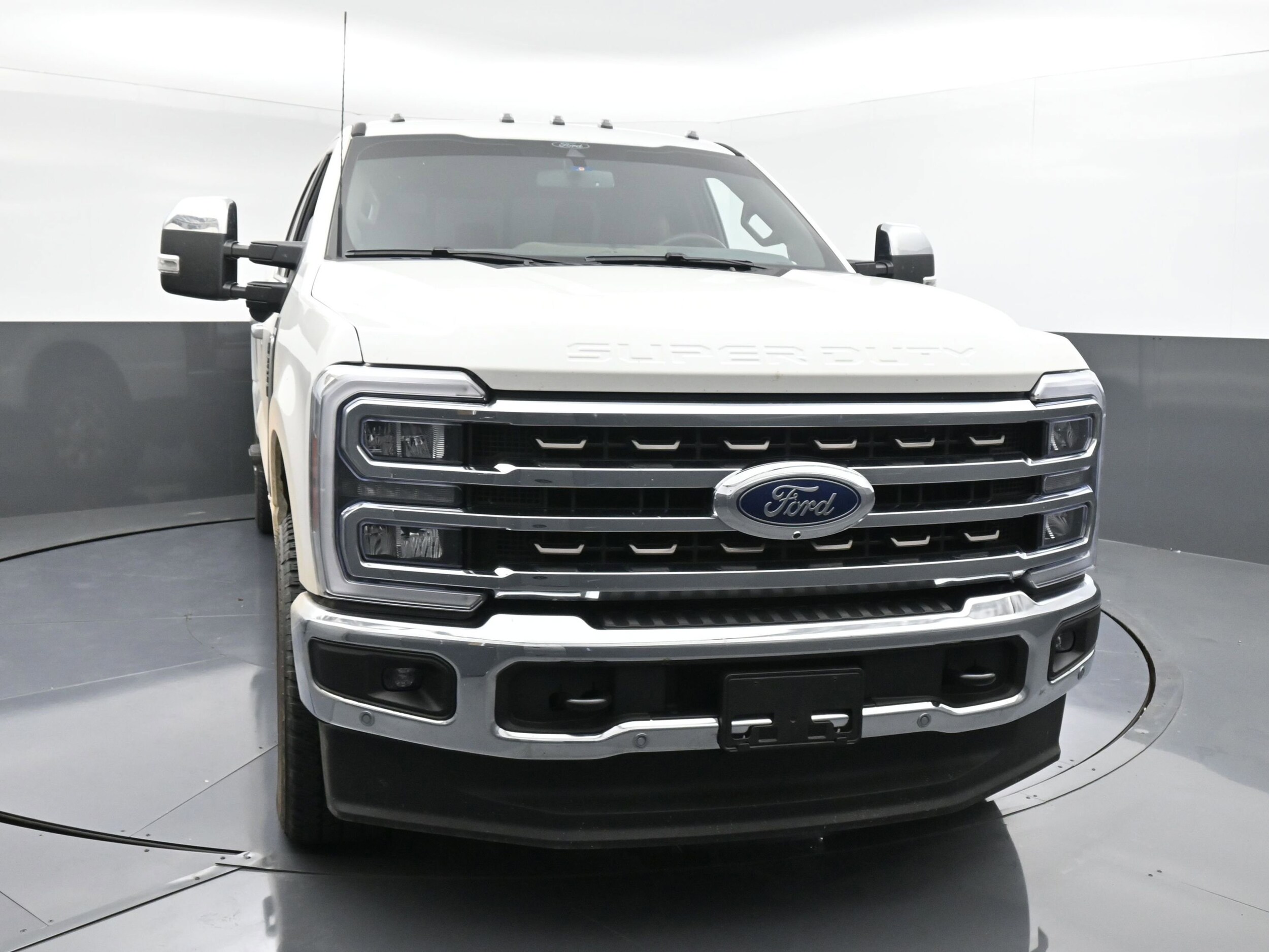2025 Ford F-350 King Ranch photo 2