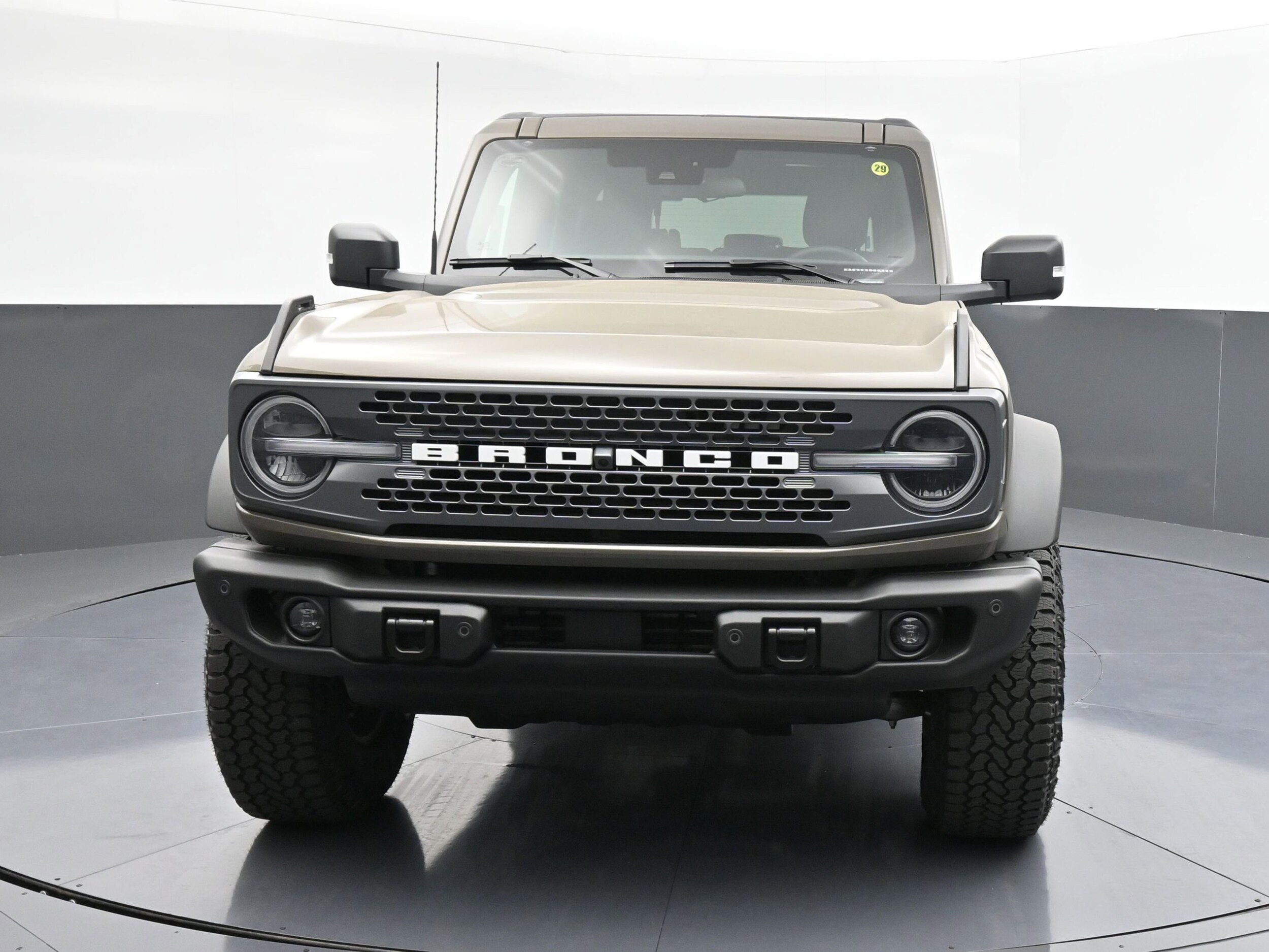 2025 Ford Bronco Badlands photo 2