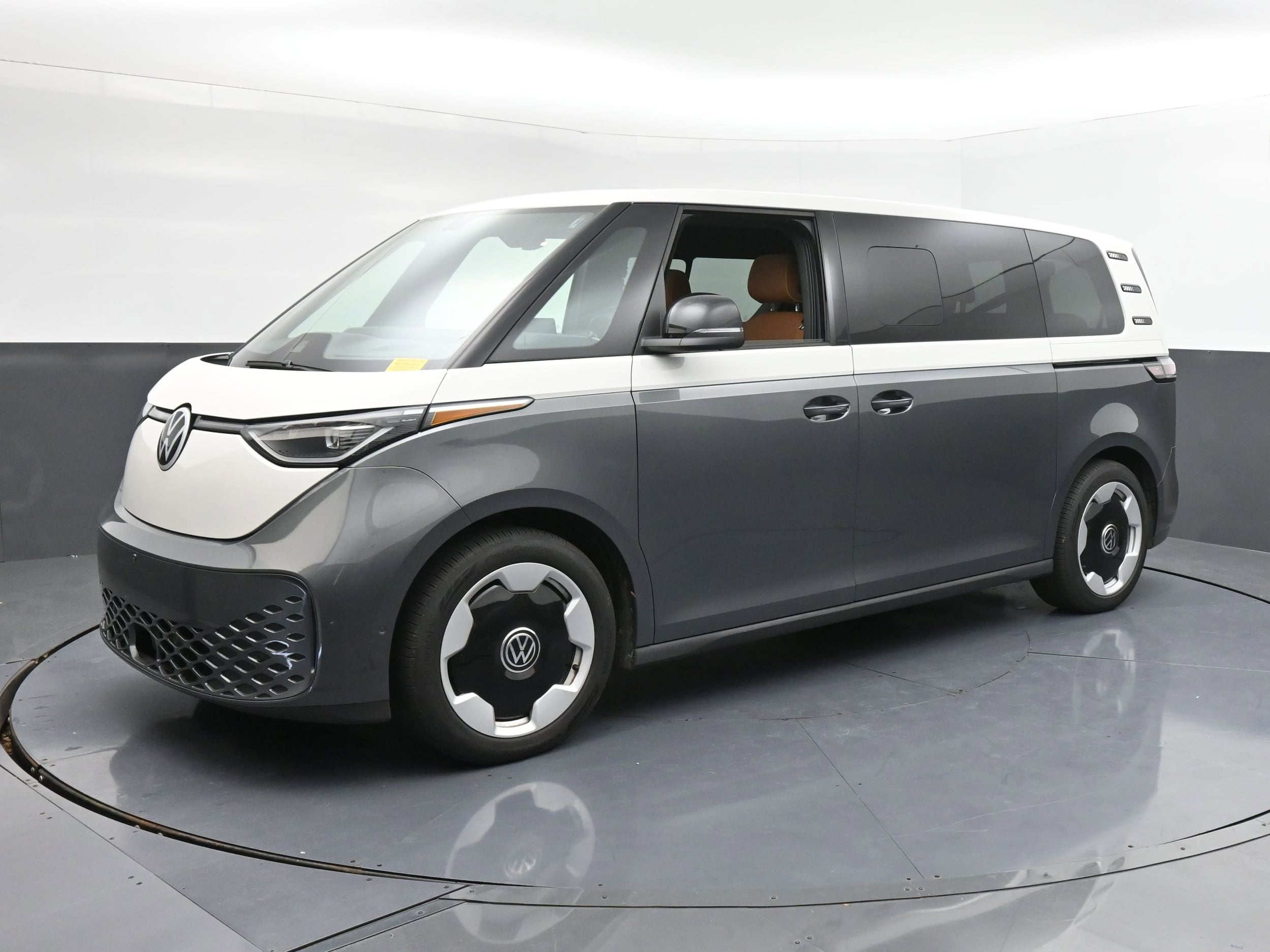 2025 Volkswagen ID. Buzz Pro S Plus's photo