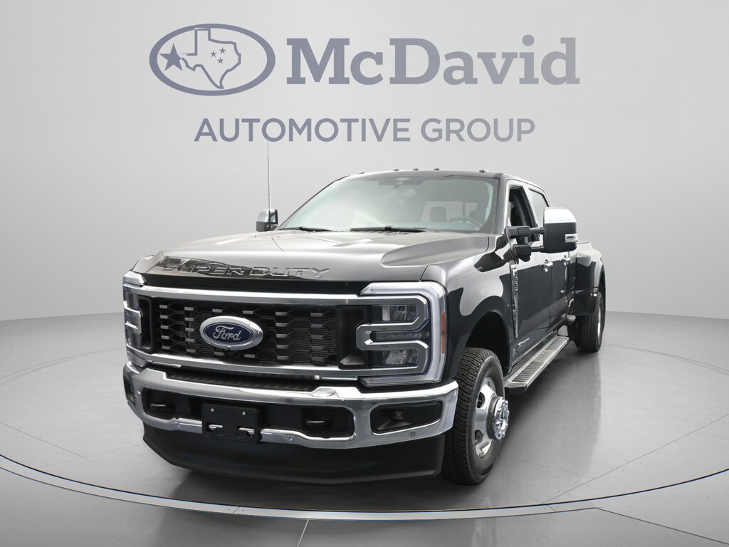 New 2026 Ford F-350 LARIAT Truck Crew Cab