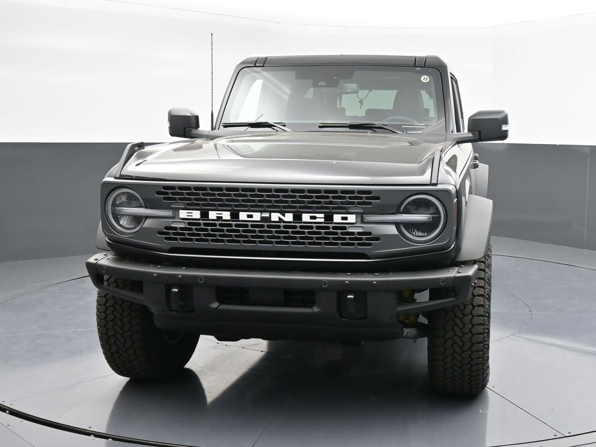 2025 Ford Bronco Badlands photo 2
