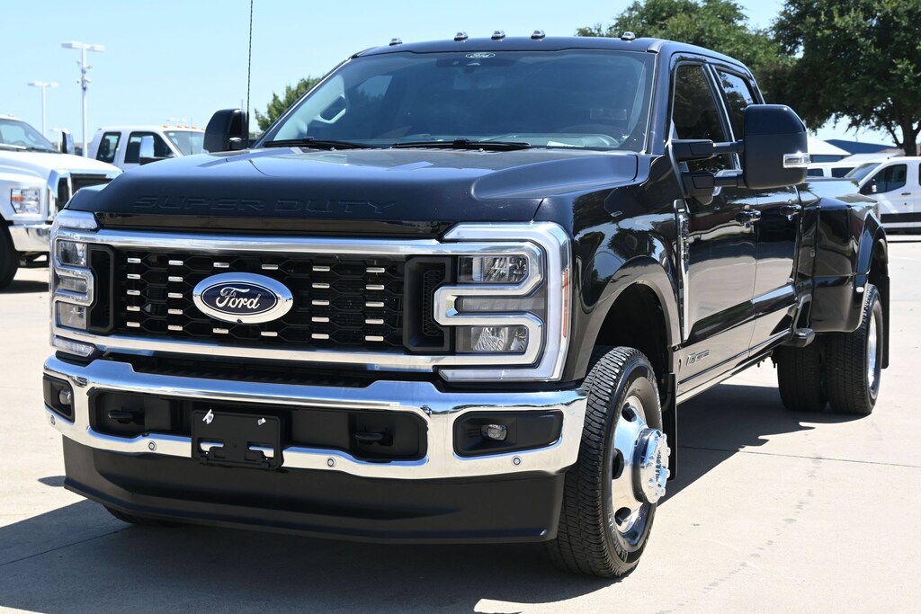 Used 2025 Ford F-350 LARIAT Truck Crew Cab