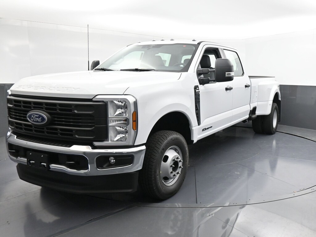 New 2026 Ford F-350 XL Truck Crew Cab