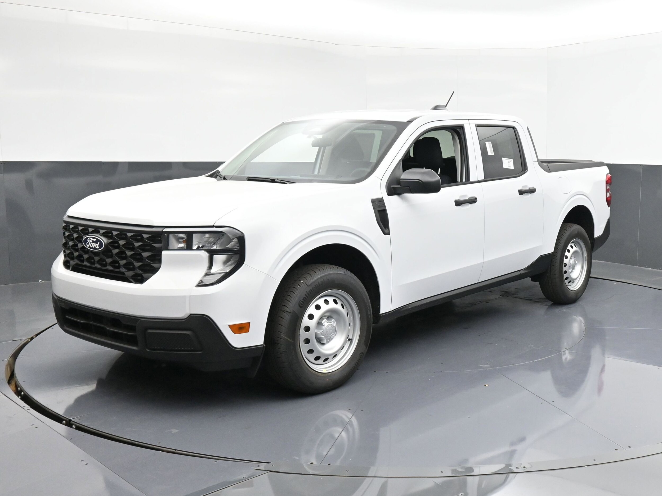 2025 Ford Maverick XL photo 3