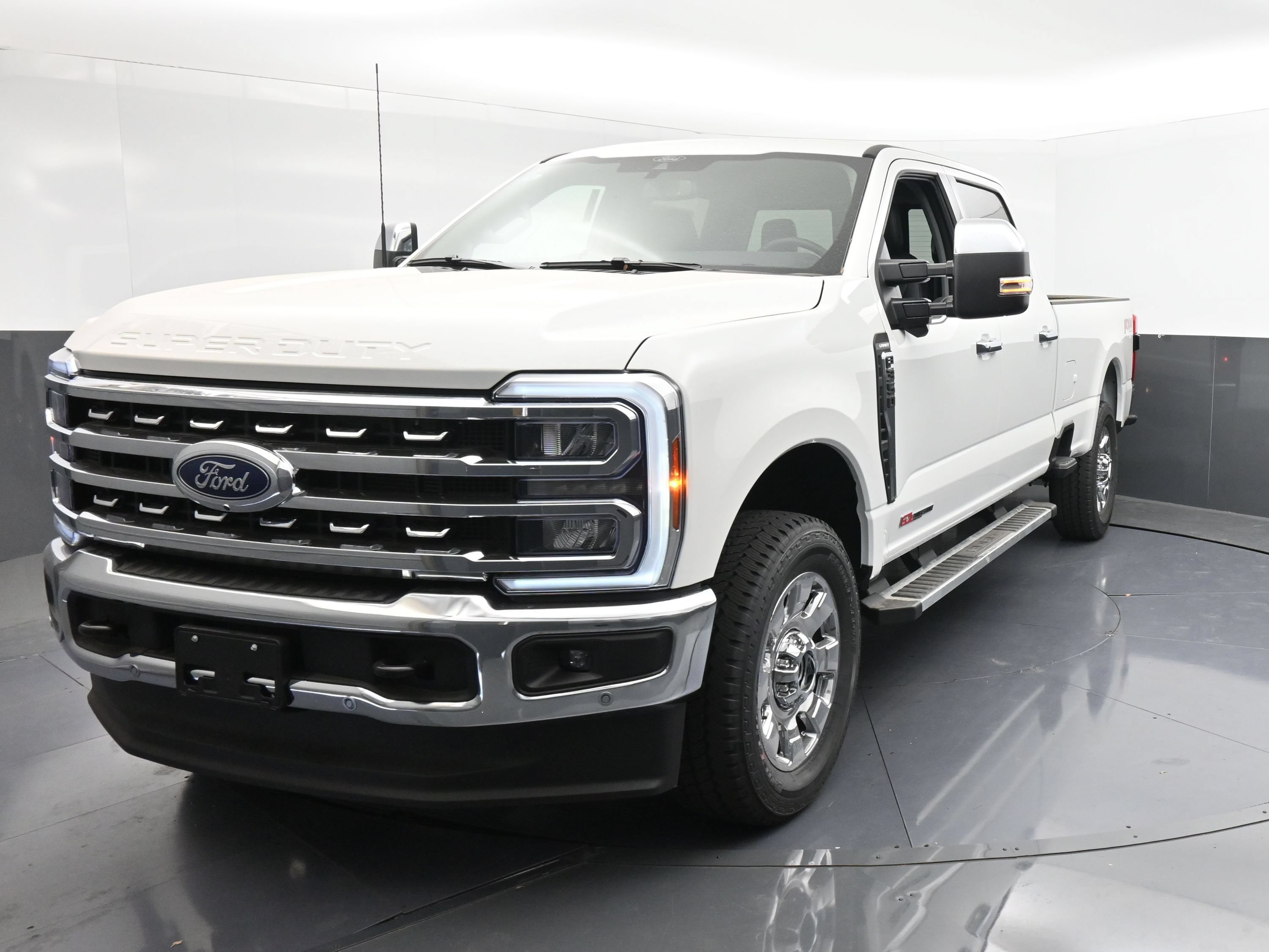 New 2026 Ford F-350 LARIAT Truck Crew Cab