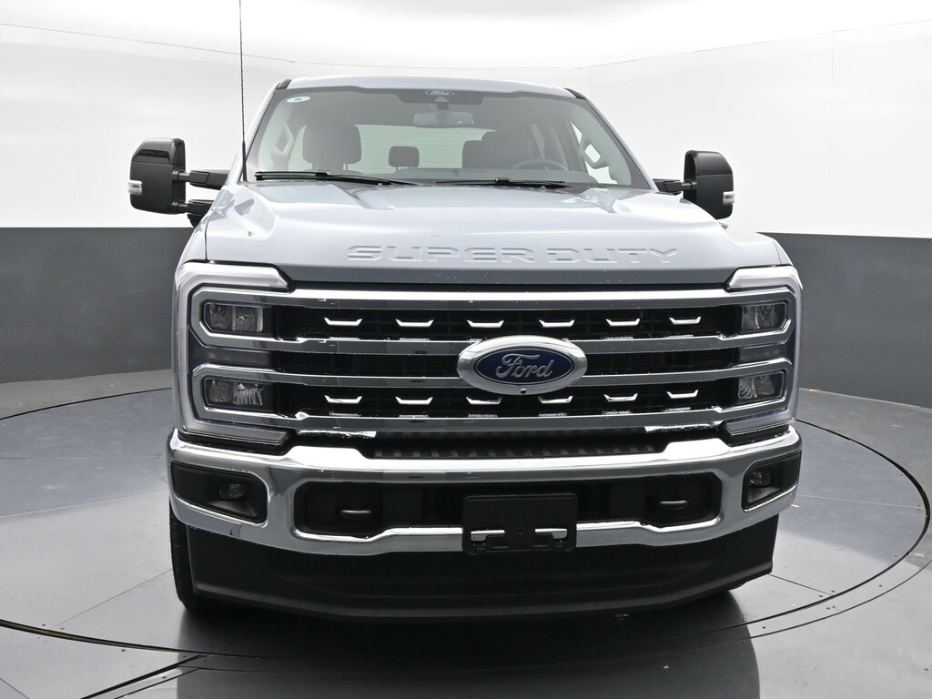 New 2026 Ford F-250 LARIAT Truck Crew Cab
