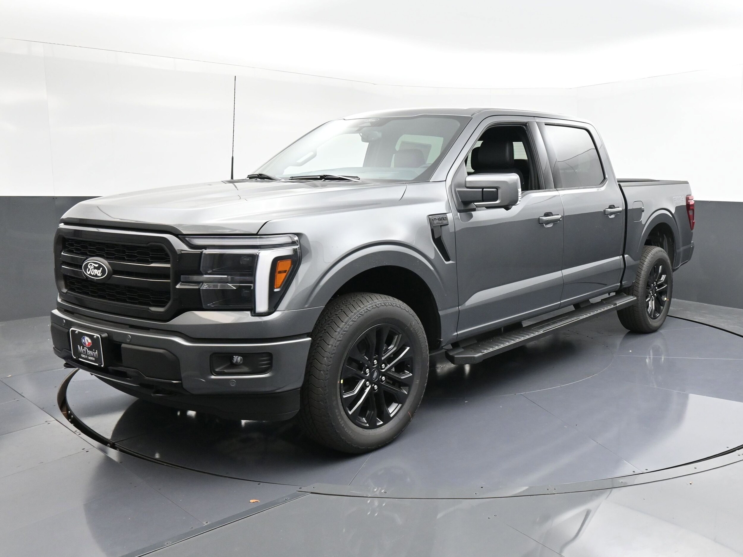 2025 Ford F-150 Lariat photo 3