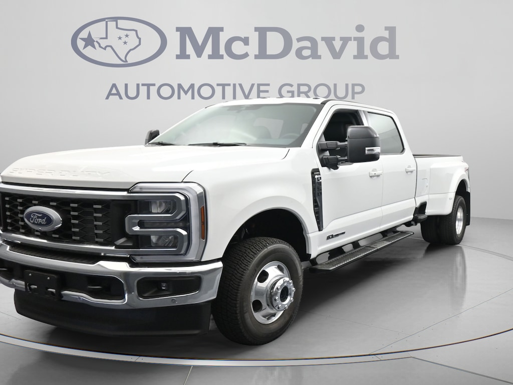 New 2026 Ford F-350 LARIAT Truck Crew Cab