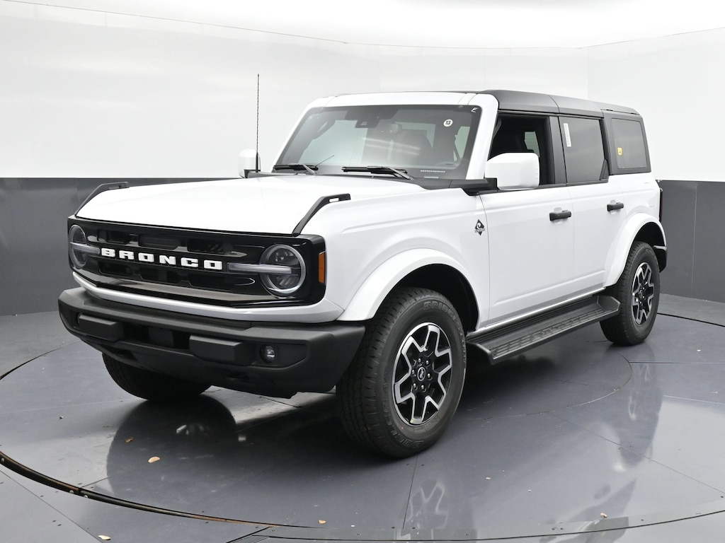 New 2026 Ford Bronco Outer Banks SUV